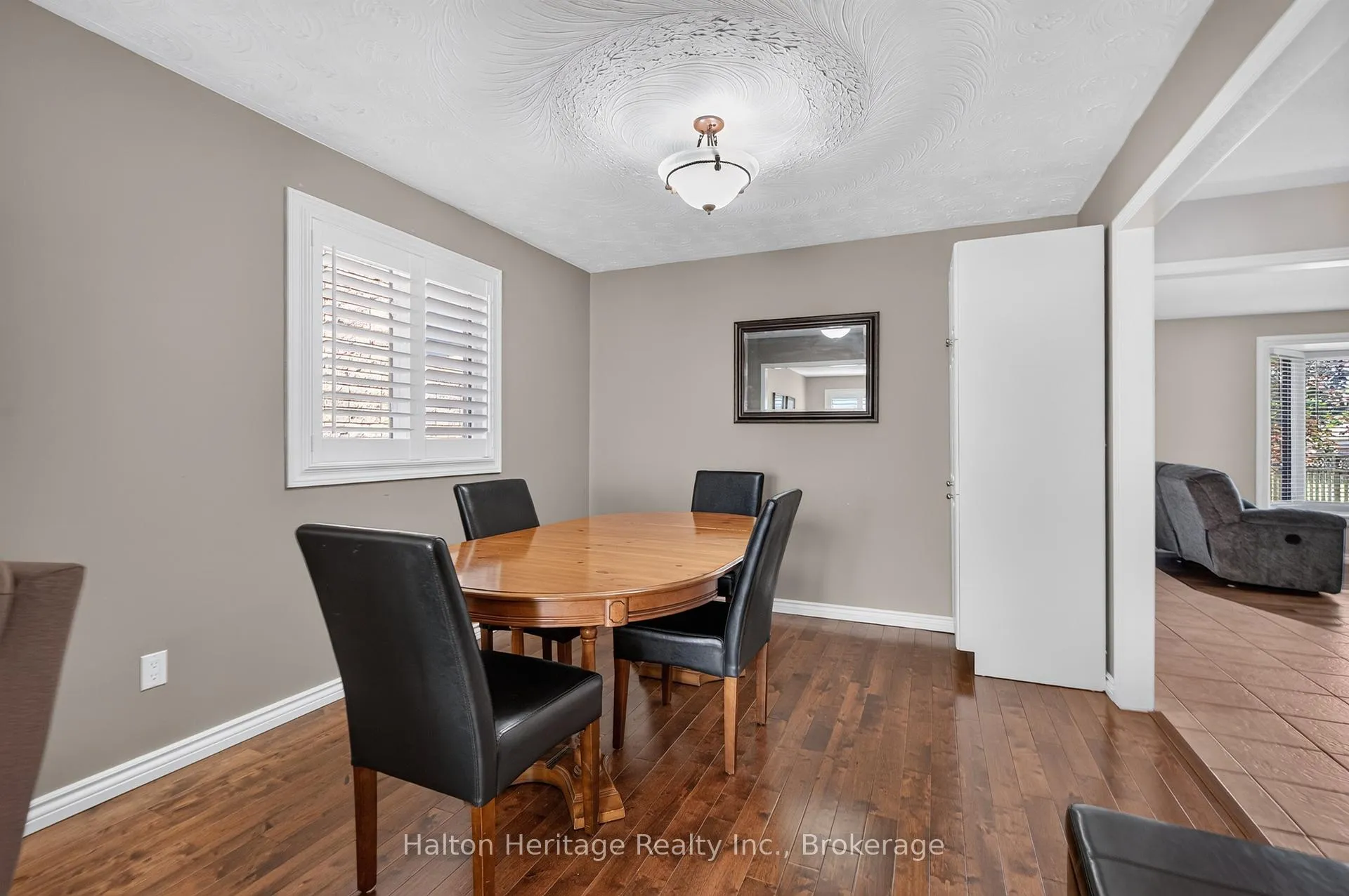 Photo 6 of 400 Eaglewood Drive, Hamilton, Eleanor — HOMEH