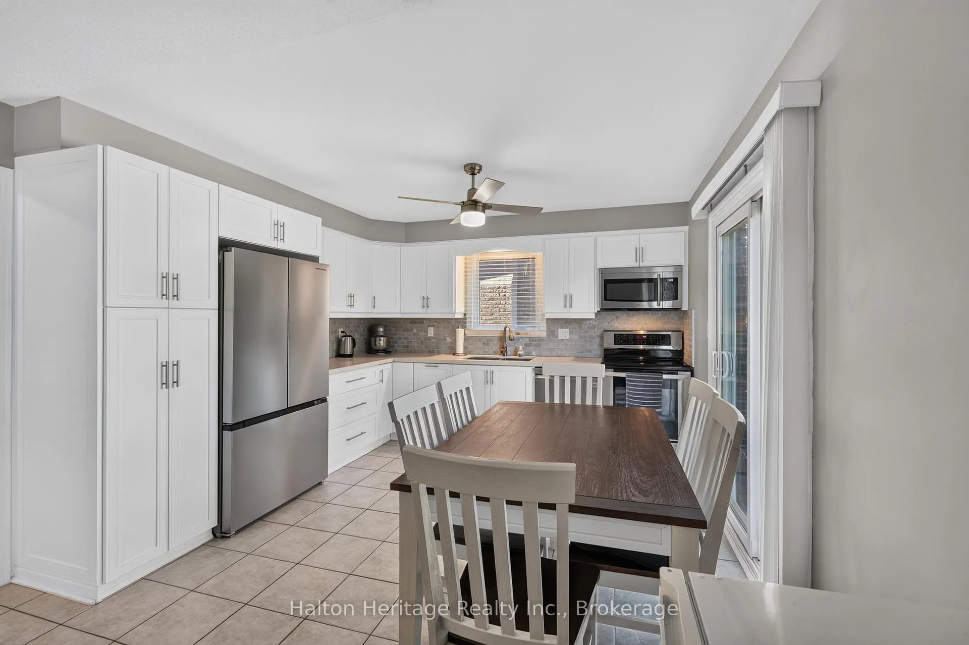 Photo 7 of 400 Eaglewood Drive, Hamilton, Eleanor — HOMEH