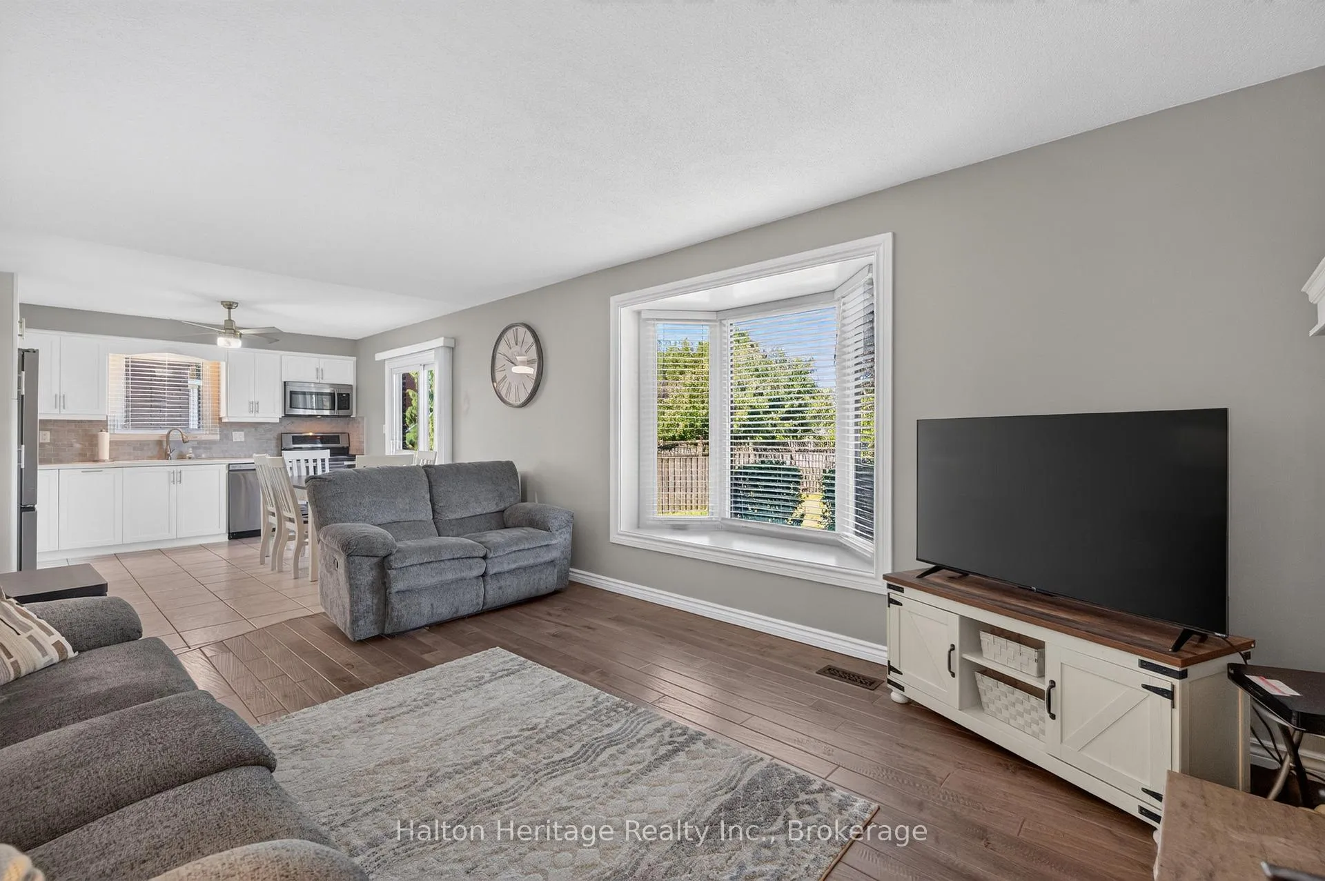 Photo 9 of 400 Eaglewood Drive, Hamilton, Eleanor — HOMEH
