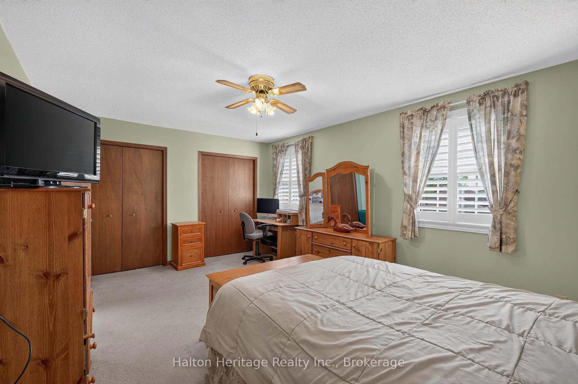 Photo 12 of 400 Eaglewood Drive, Hamilton, Eleanor — HOMEH