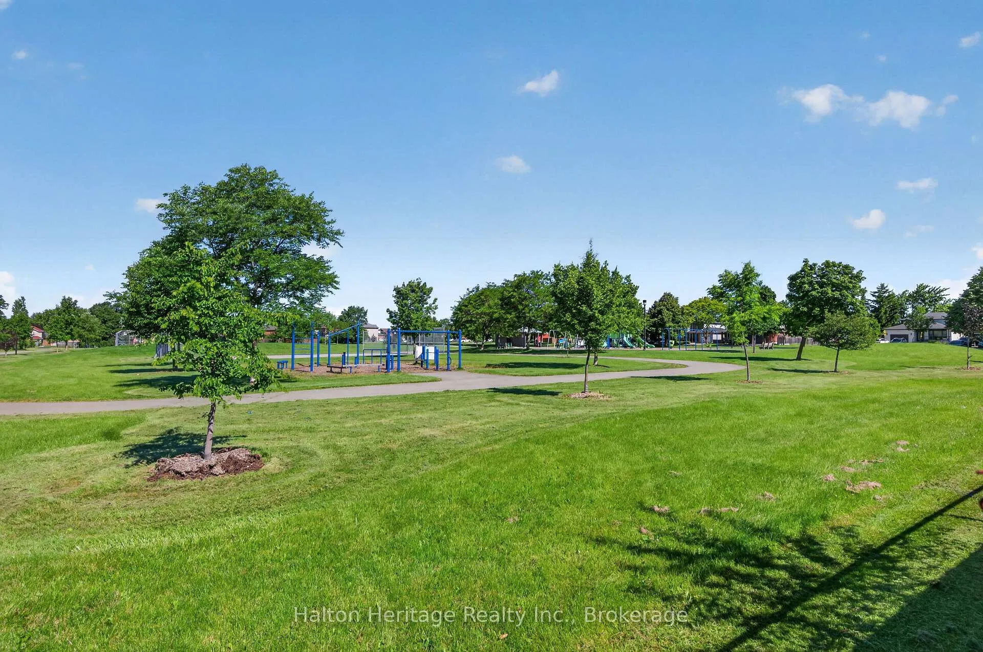Photo 17 of 400 Eaglewood Drive, Hamilton, Eleanor — HOMEH