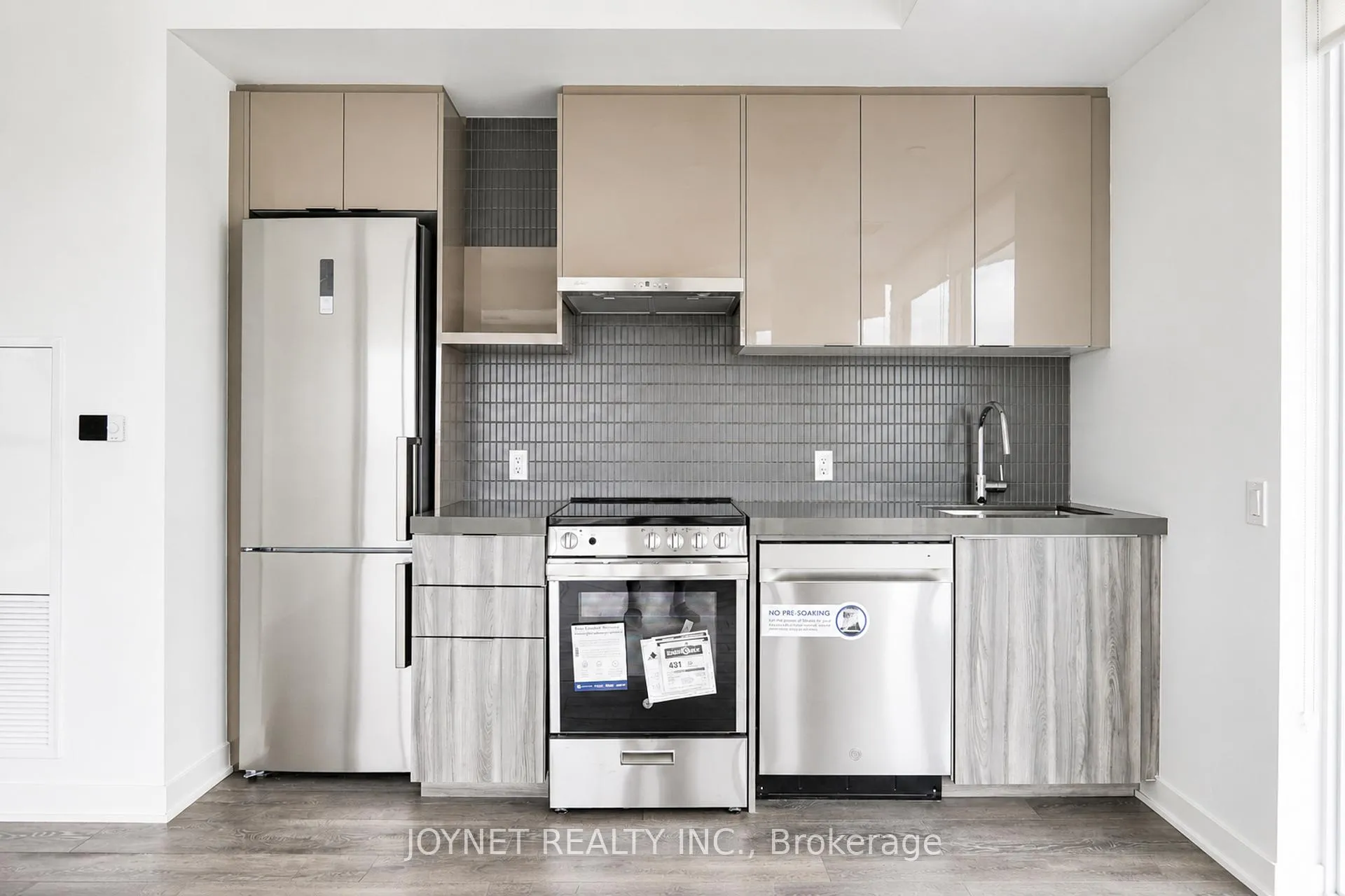 Photo 8 of Unit 1004, 10 Flavelle Trail, Vaughan, Steeles West Industrial — HOMEH