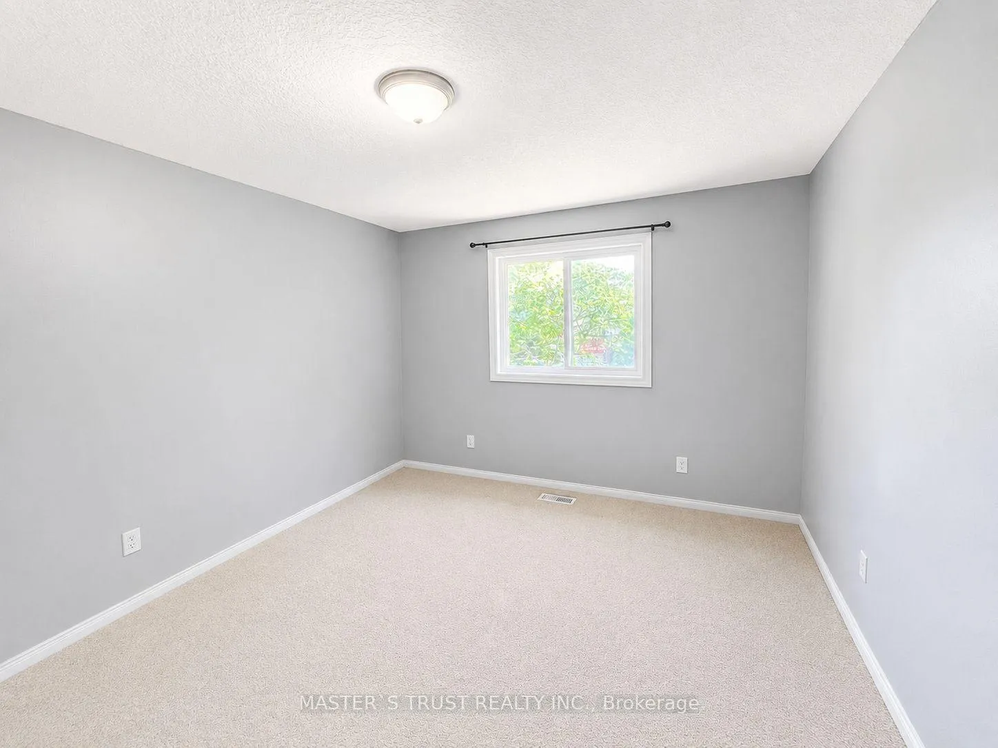Photo 8 of 256 Bridlewreath Street, Kitchener, Larentian West — HOMEH