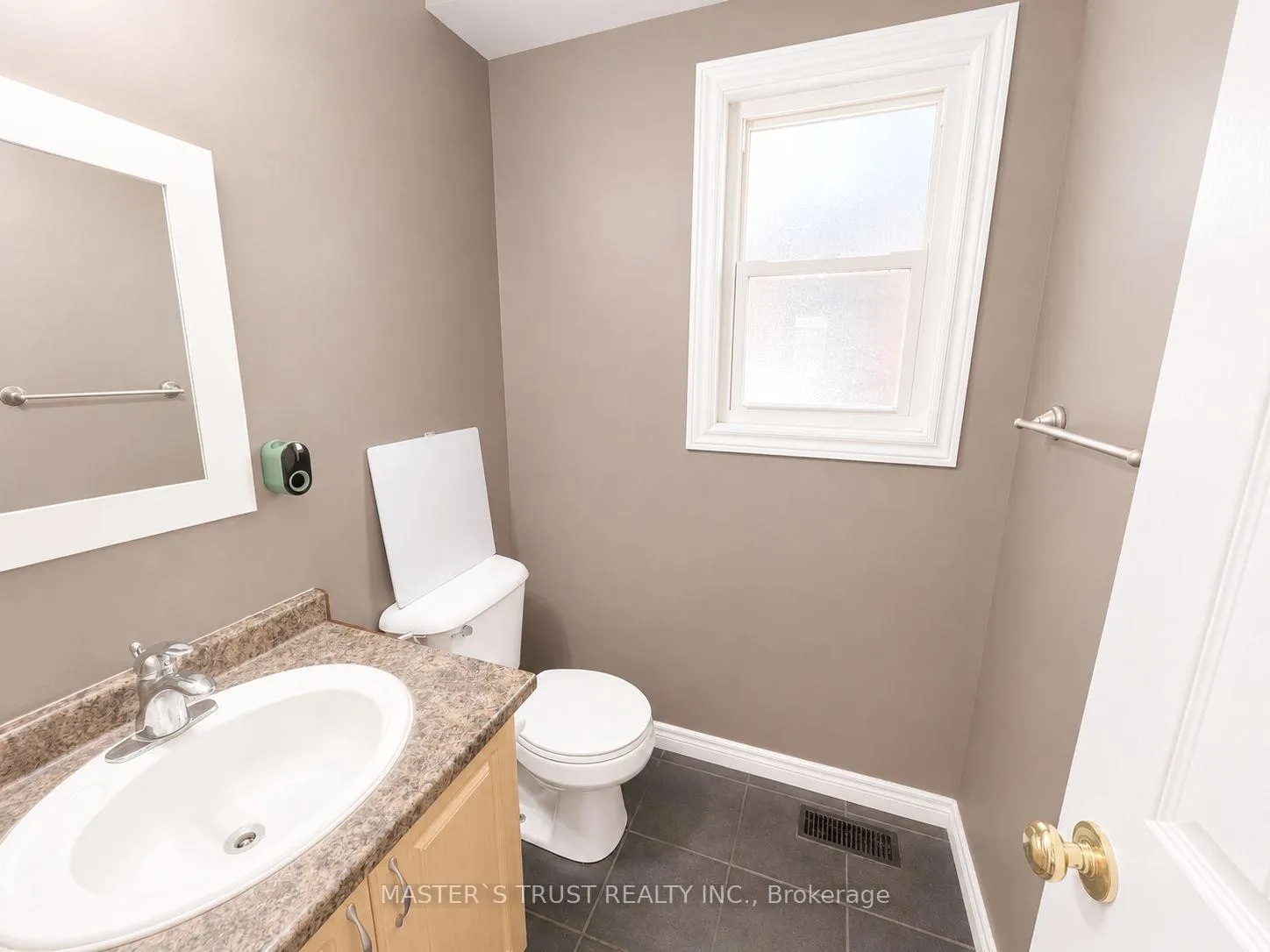 Photo 9 of 256 Bridlewreath Street, Kitchener, Larentian West — HOMEH