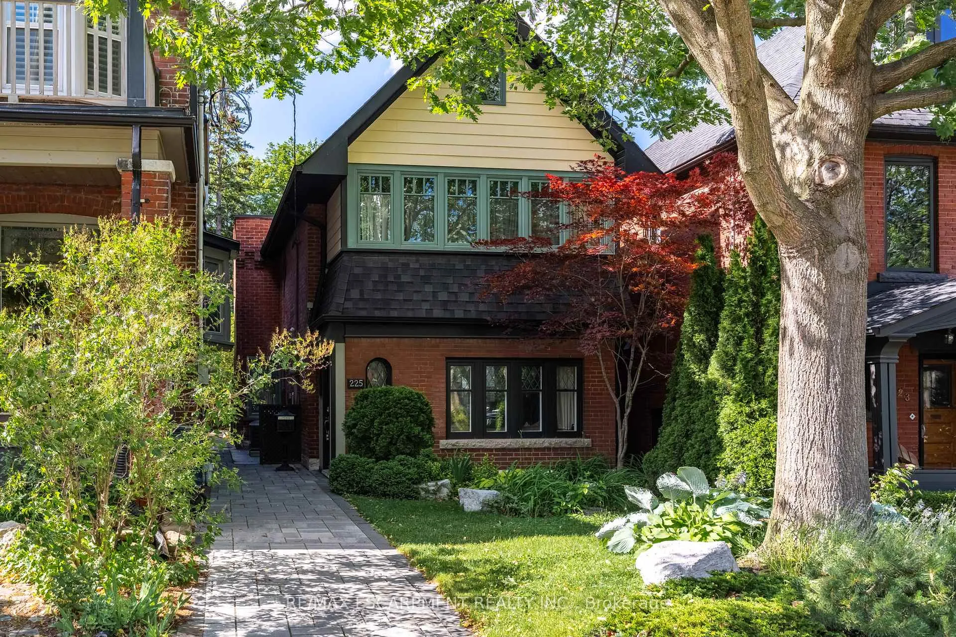 Photo 2 of 225 Oakmount Road, Toronto, High Park North — HOMEH