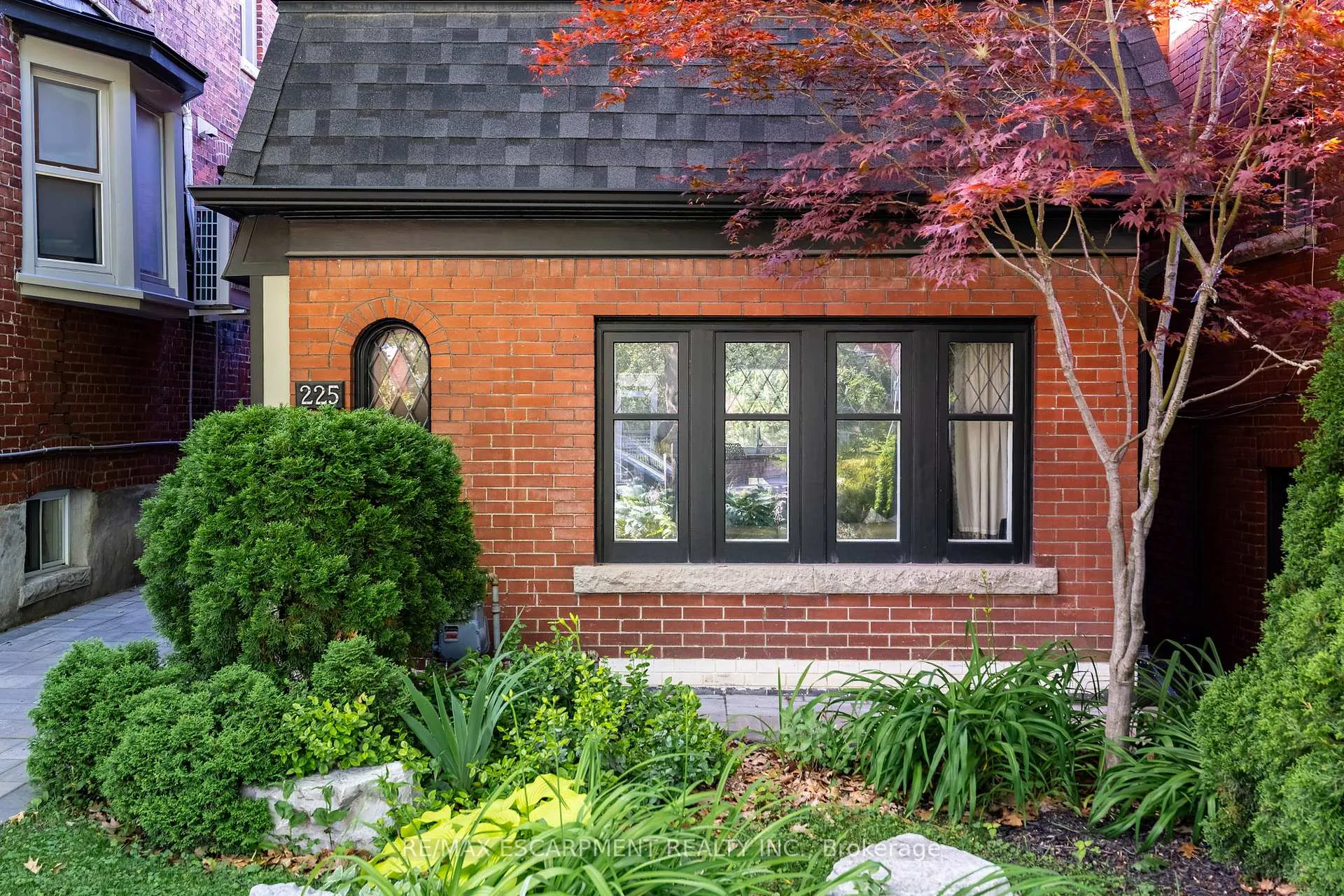 Photo 3 of 225 Oakmount Road, Toronto, High Park North — HOMEH