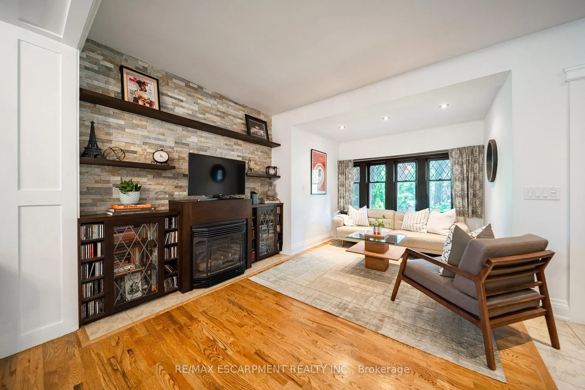 Photo 9 of 225 Oakmount Road, Toronto, High Park North — HOMEH