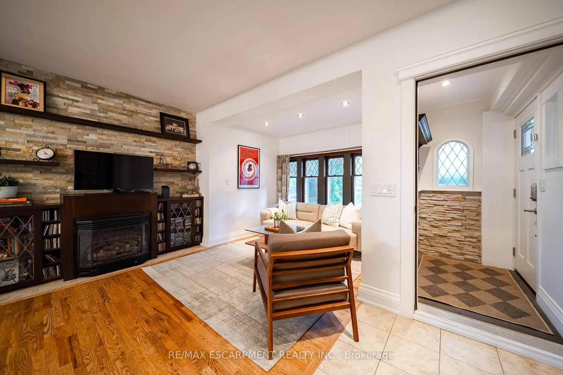 Photo 10 of 225 Oakmount Road, Toronto, High Park North — HOMEH
