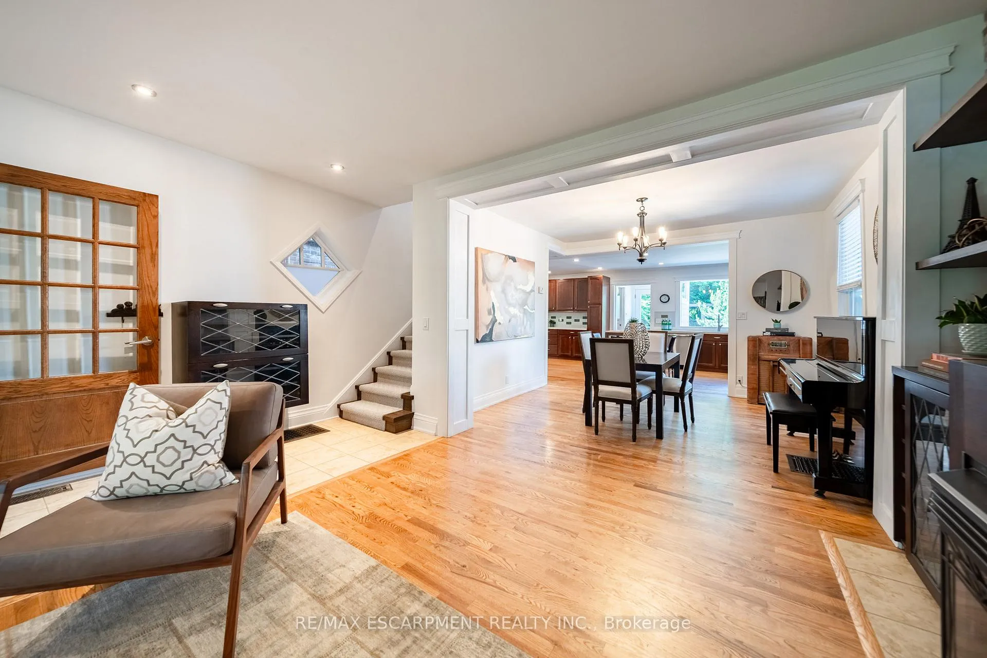 Photo 12 of 225 Oakmount Road, Toronto, High Park North — HOMEH