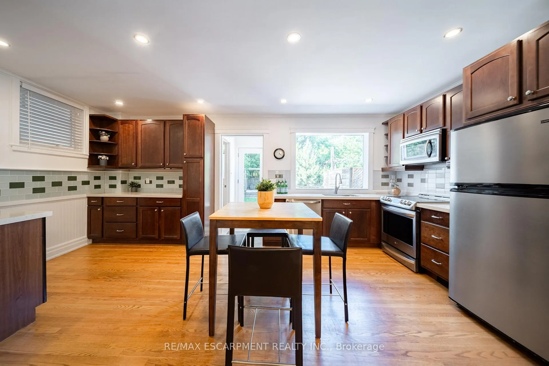Photo 16 of 225 Oakmount Road, Toronto, High Park North — HOMEH
