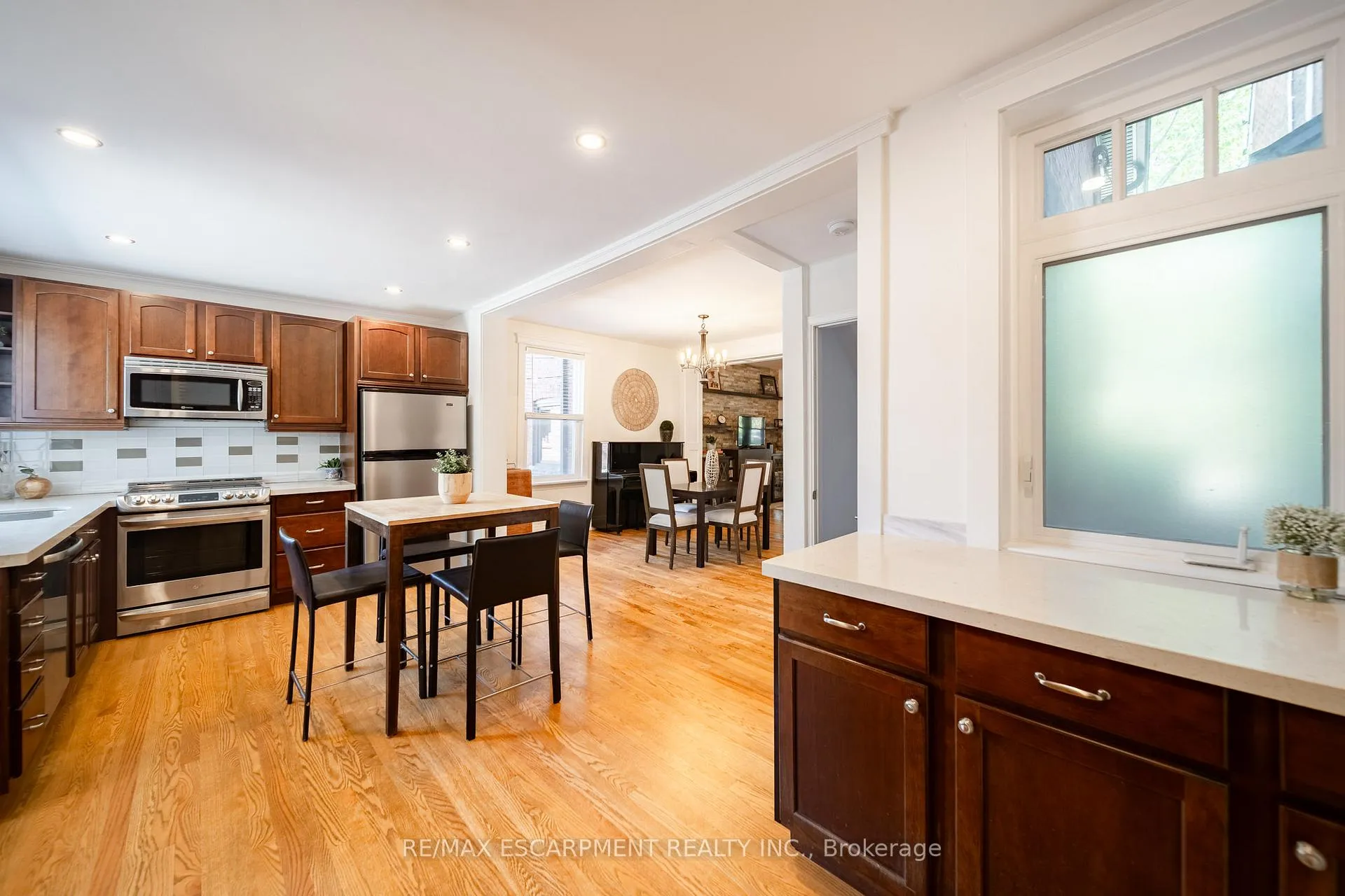 Photo 19 of 225 Oakmount Road, Toronto, High Park North — HOMEH