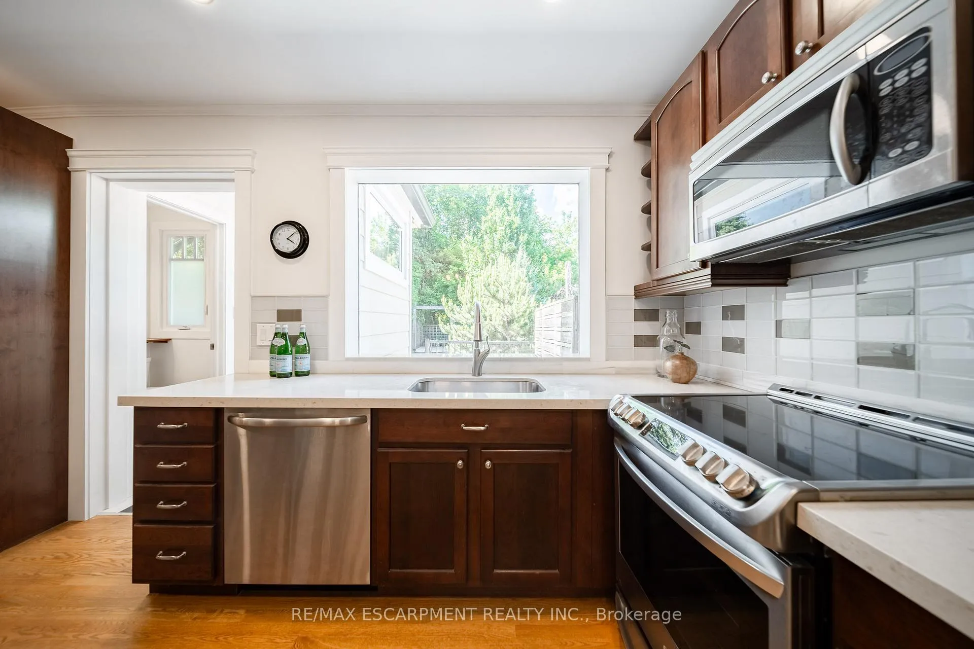 Photo 20 of 225 Oakmount Road, Toronto, High Park North — HOMEH