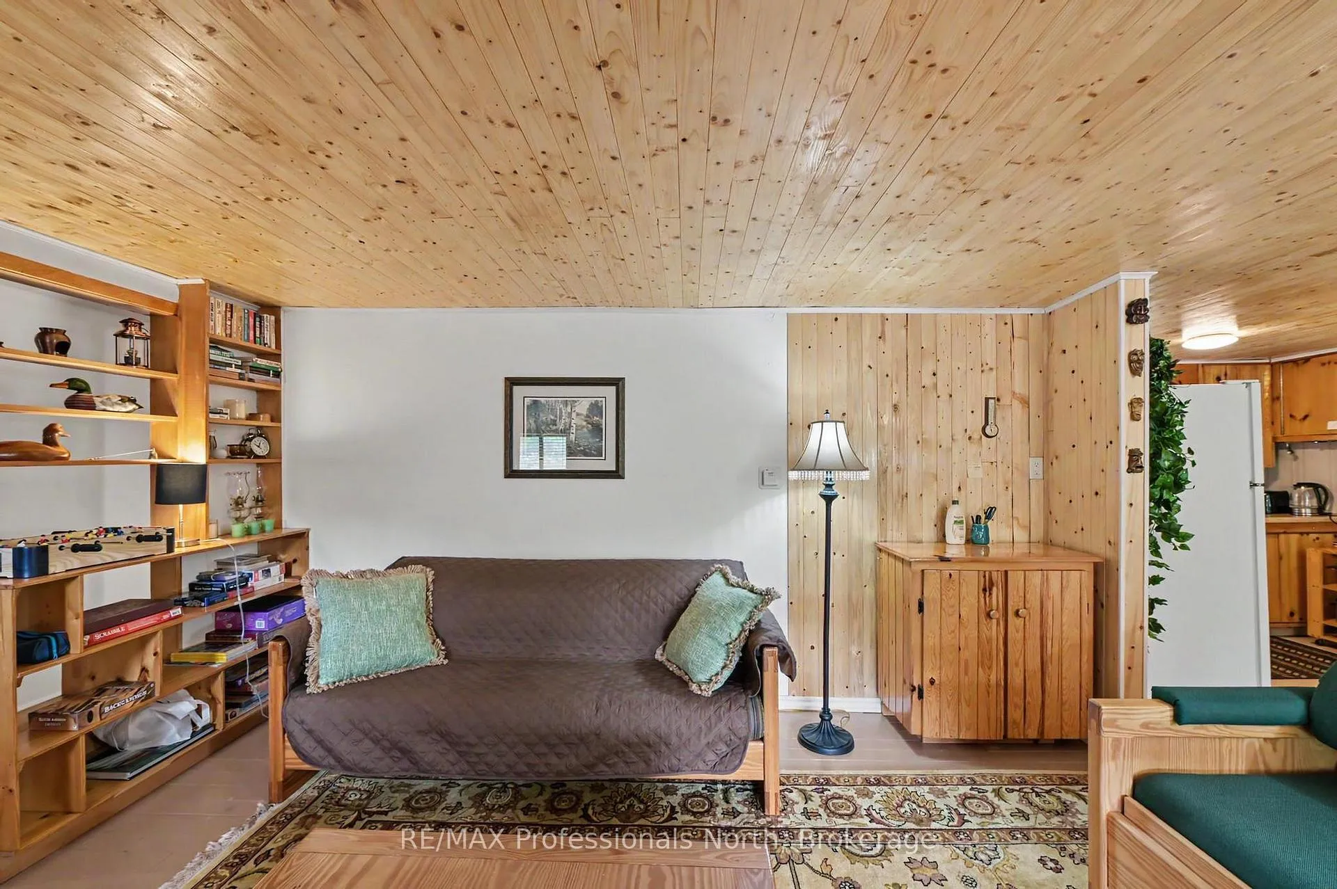 Photo 5 of 3701 Gelert Road, Minden Hills, Snowdon — HOMEH
