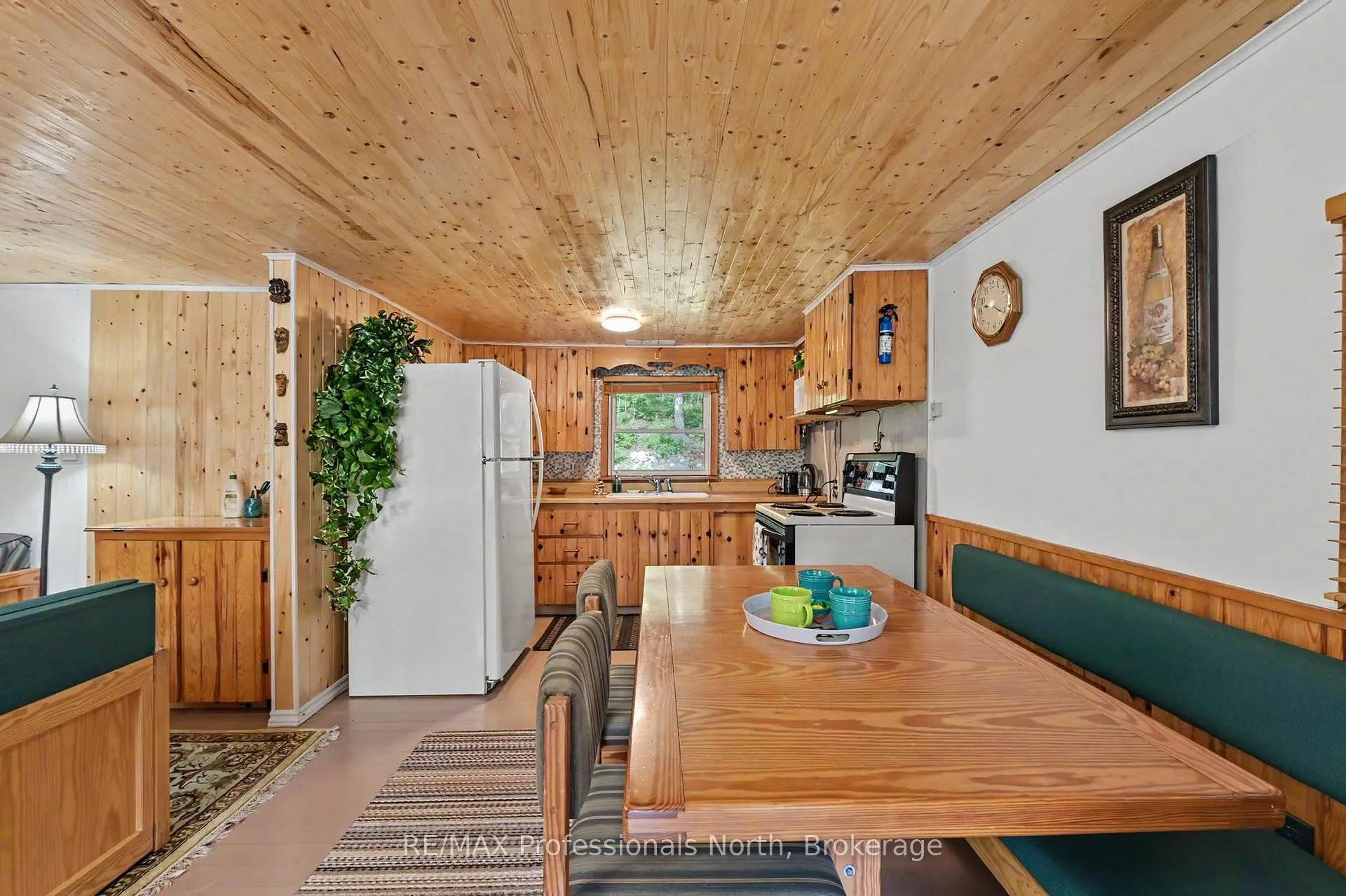 Photo 6 of 3701 Gelert Road, Minden Hills, Snowdon — HOMEH