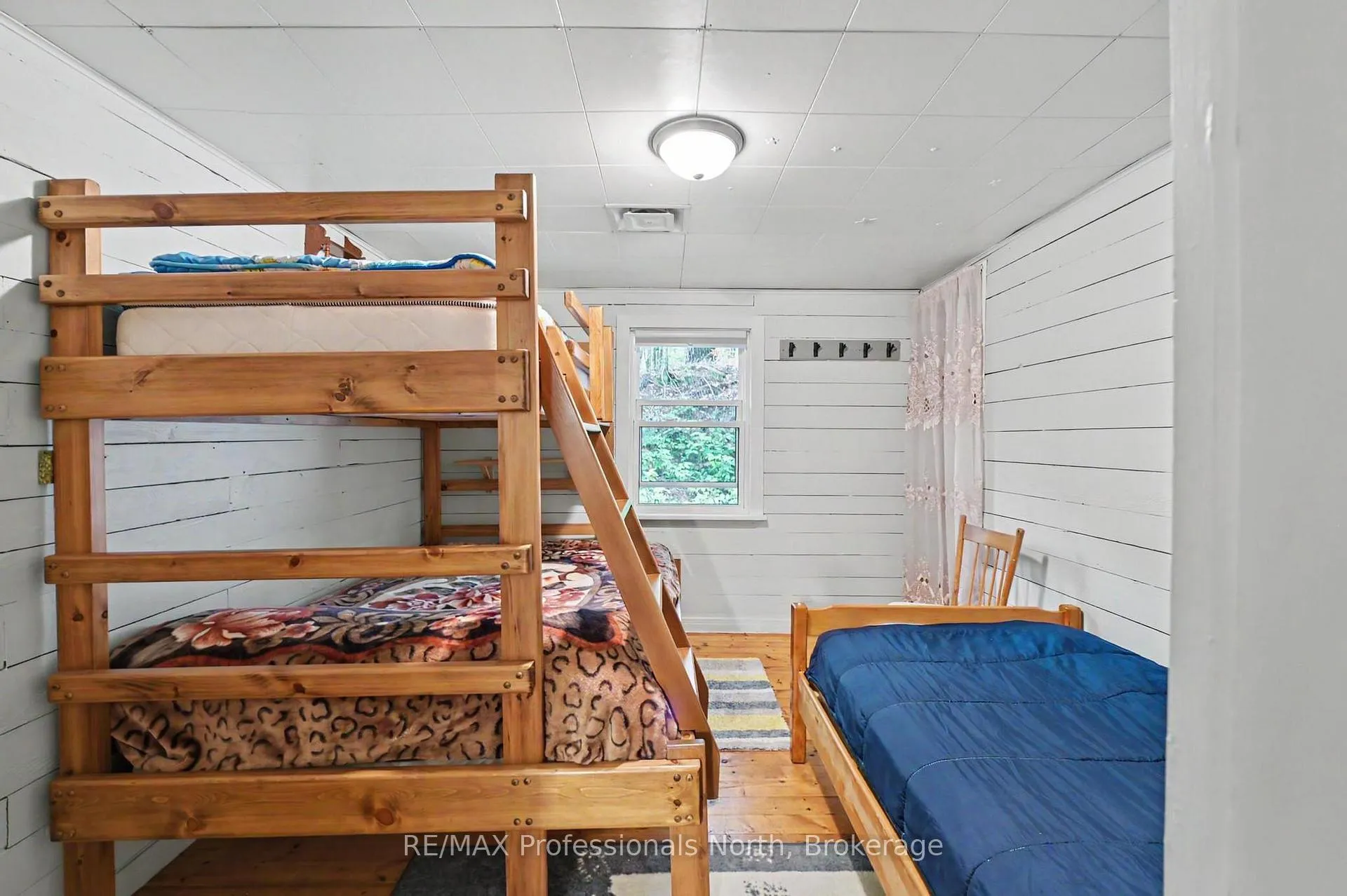 Photo 14 of 3701 Gelert Road, Minden Hills, Snowdon — HOMEH