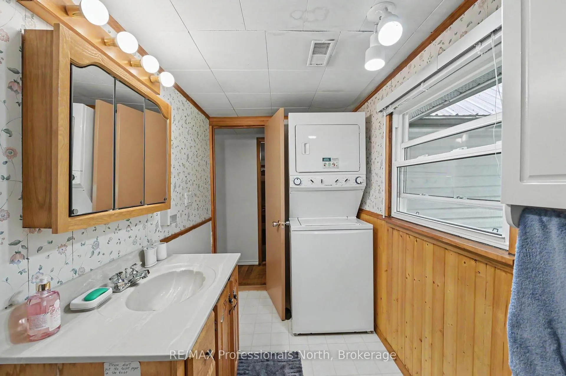 Photo 16 of 3701 Gelert Road, Minden Hills, Snowdon — HOMEH