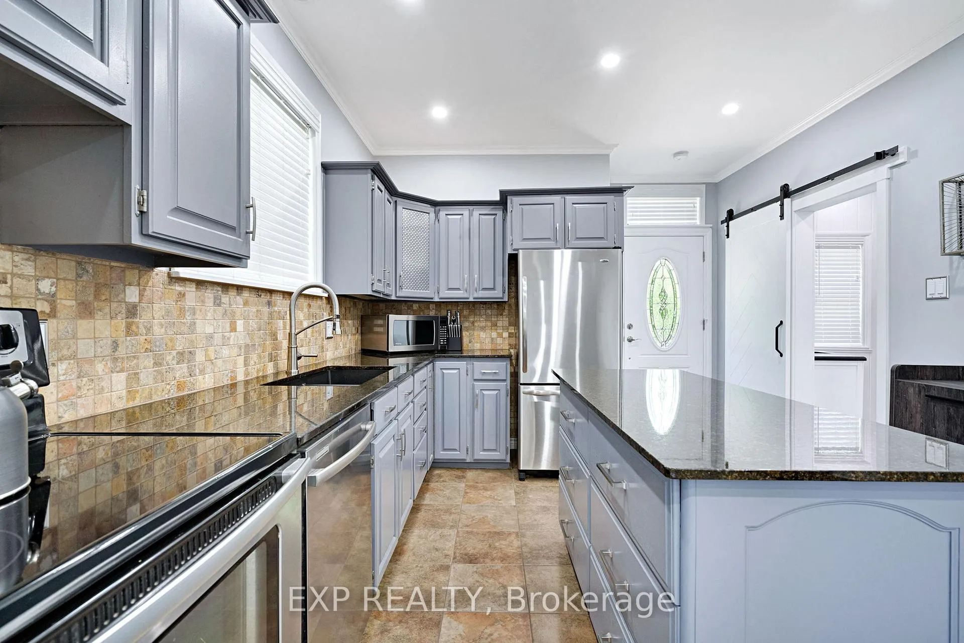 Photo 14 of 79 Heather Place, London, East N — HOMEH