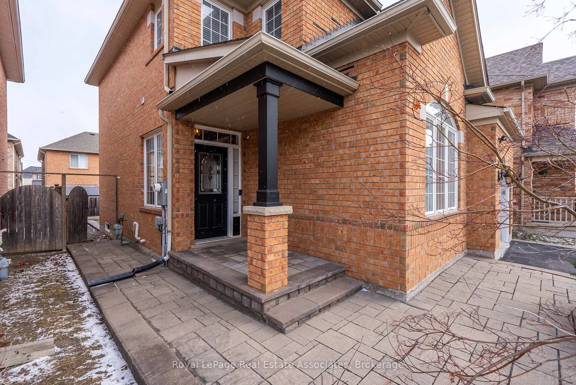 Photo 2 of 46 Dehaviland Crescent, Brampton, Credit Valley — HOMEH