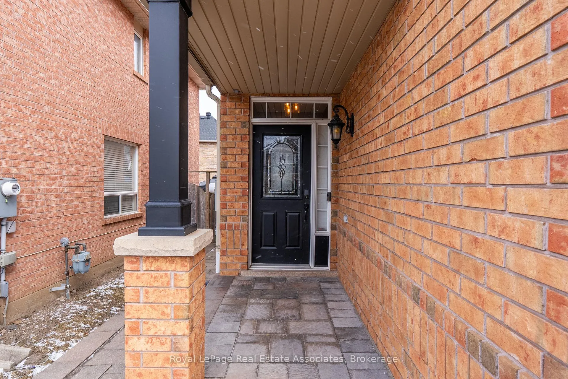 Photo 3 of 46 Dehaviland Crescent, Brampton, Credit Valley — HOMEH