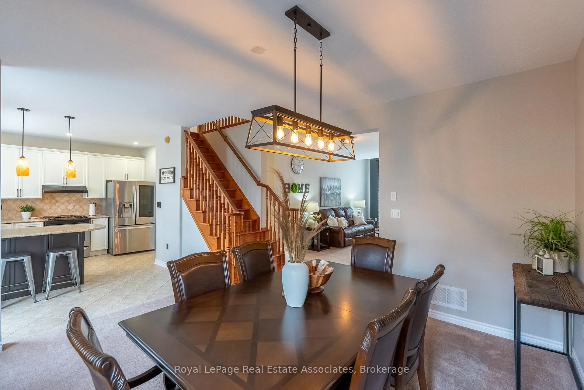 Photo 11 of 46 Dehaviland Crescent, Brampton, Credit Valley — HOMEH