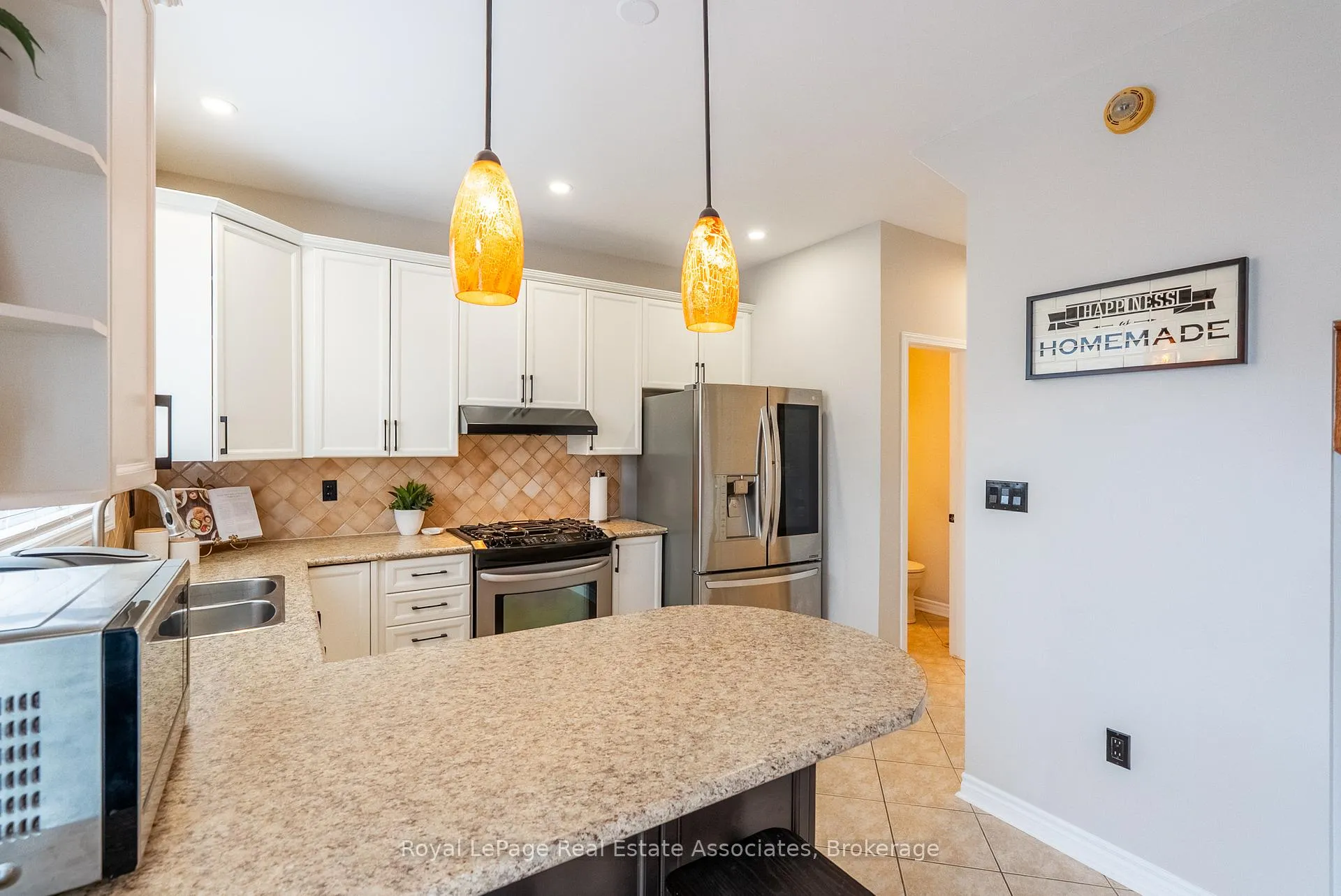 Photo 15 of 46 Dehaviland Crescent, Brampton, Credit Valley — HOMEH