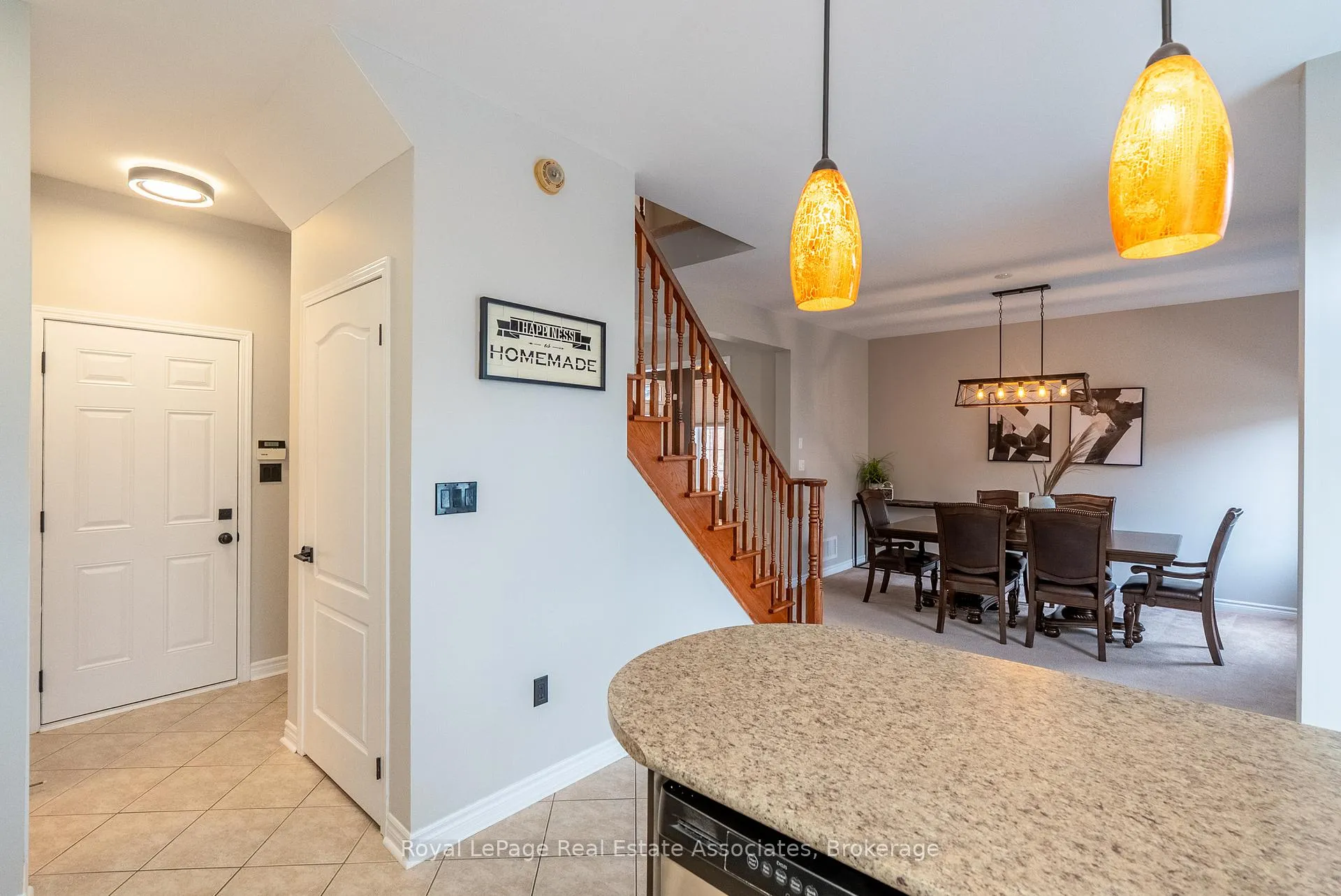 Photo 17 of 46 Dehaviland Crescent, Brampton, Credit Valley — HOMEH