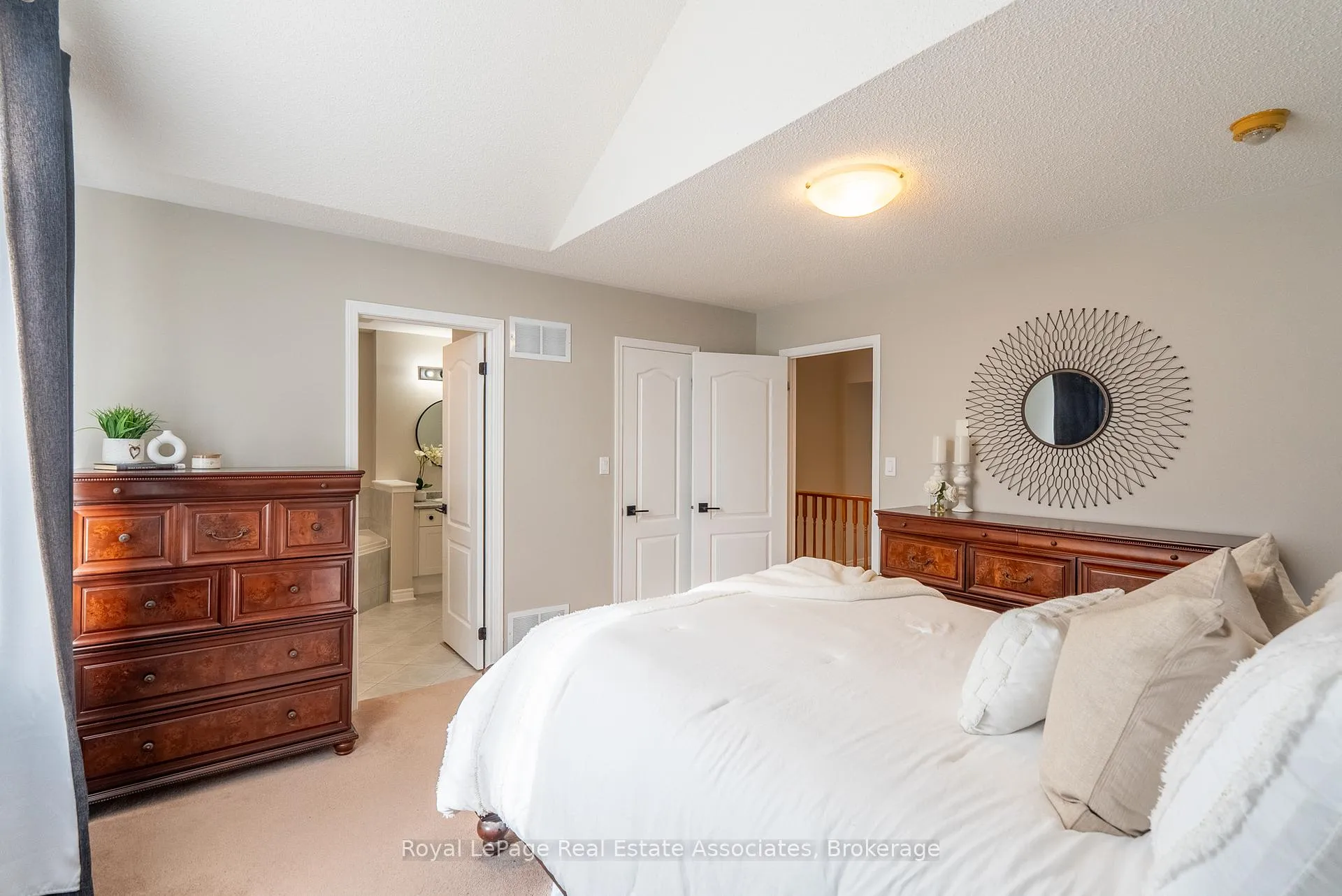 Photo 22 of 46 Dehaviland Crescent, Brampton, Credit Valley — HOMEH