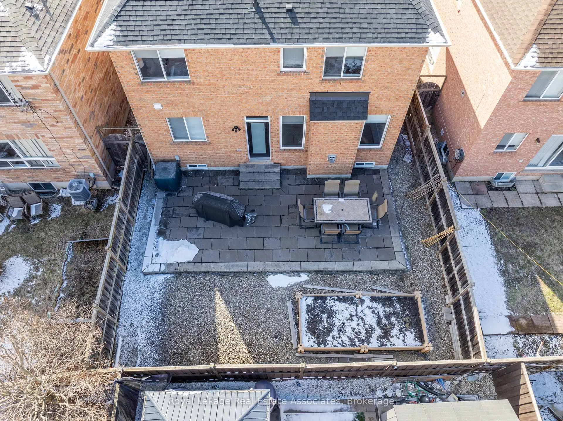 Photo 39 of 46 Dehaviland Crescent, Brampton, Credit Valley — HOMEH