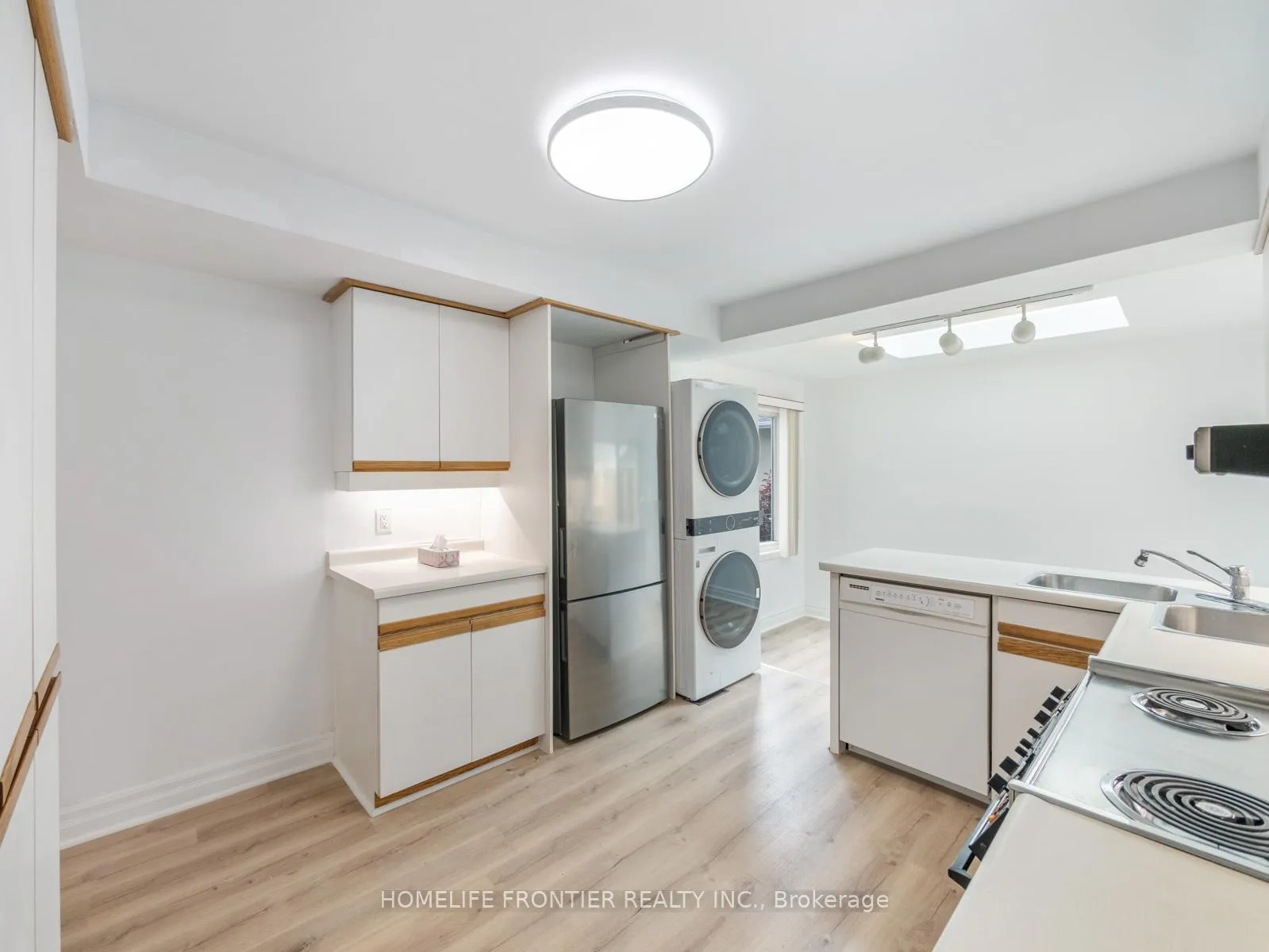 Photo 4 of Unit 2, 12 Gibson Avenue, Etobicoke, Thistletown-Beaumonde Heights — HOMEH