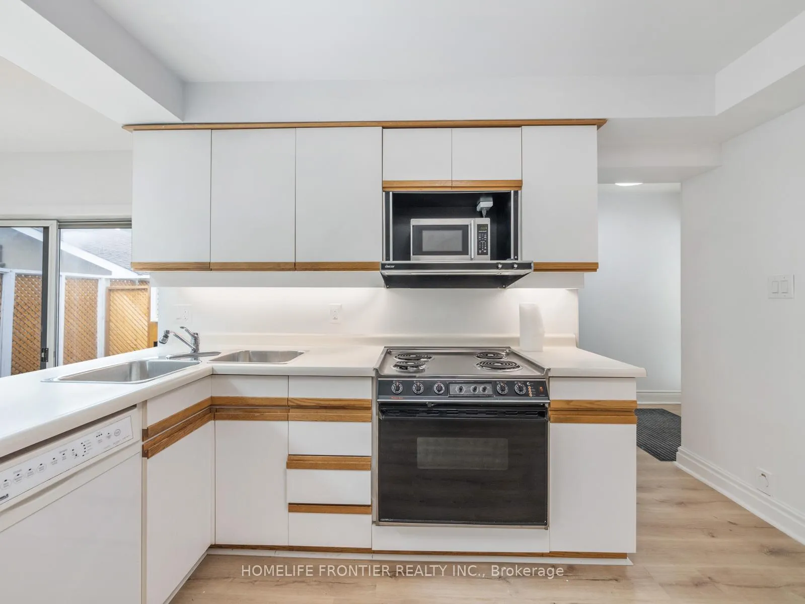 Photo 6 of Unit 2, 12 Gibson Avenue, Etobicoke, Thistletown-Beaumonde Heights — HOMEH