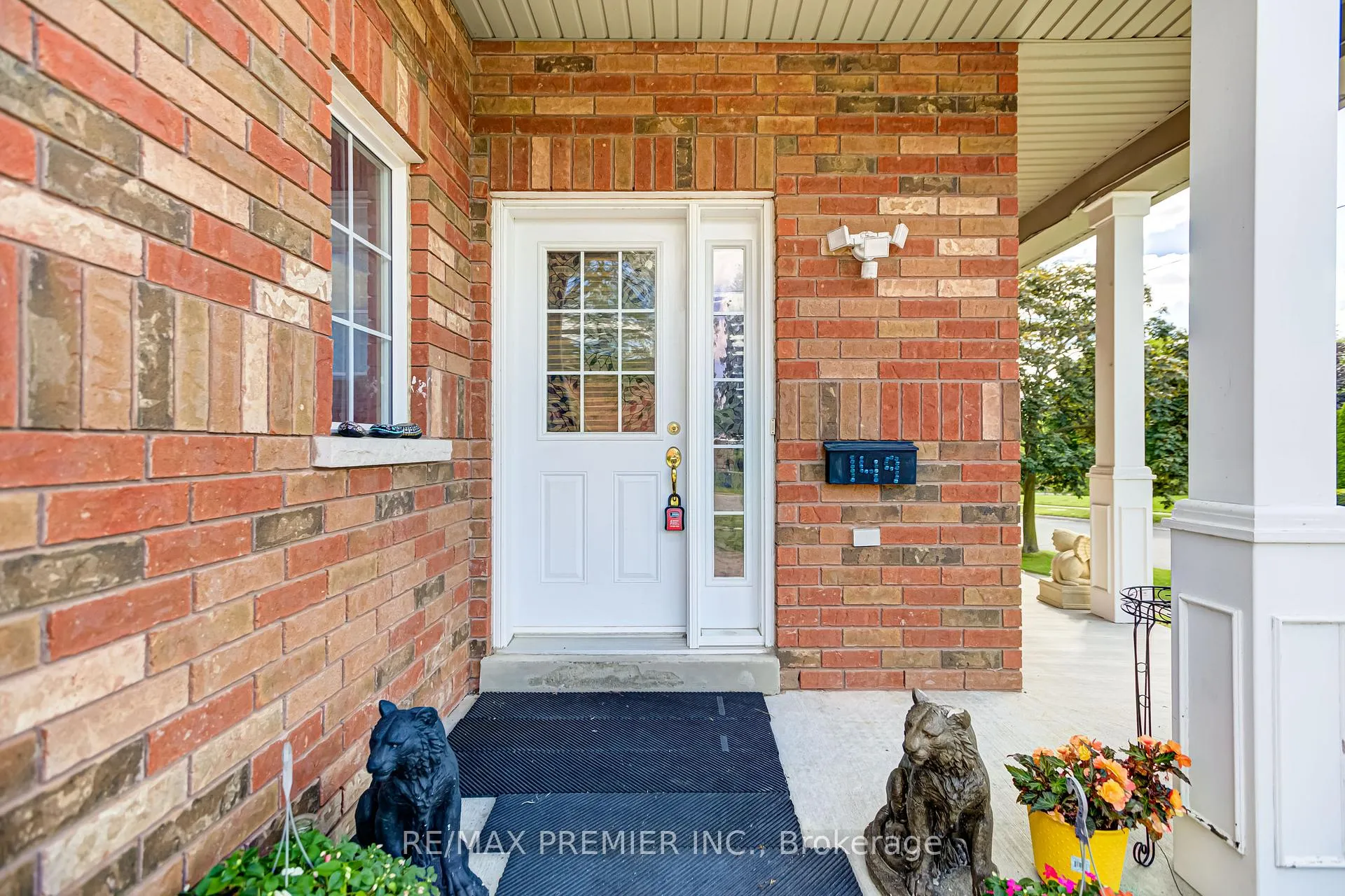 Photo 7 of 149 Ducatel Crescent, Ajax, Central — HOMEH