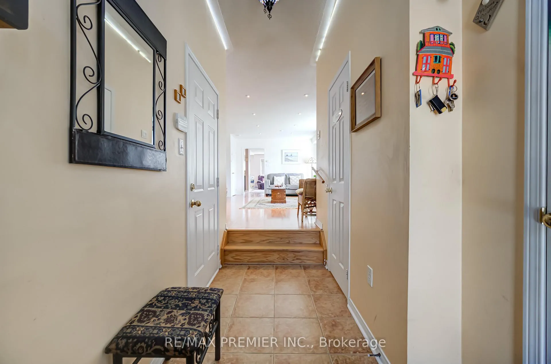Photo 10 of 149 Ducatel Crescent, Ajax, Central — HOMEH