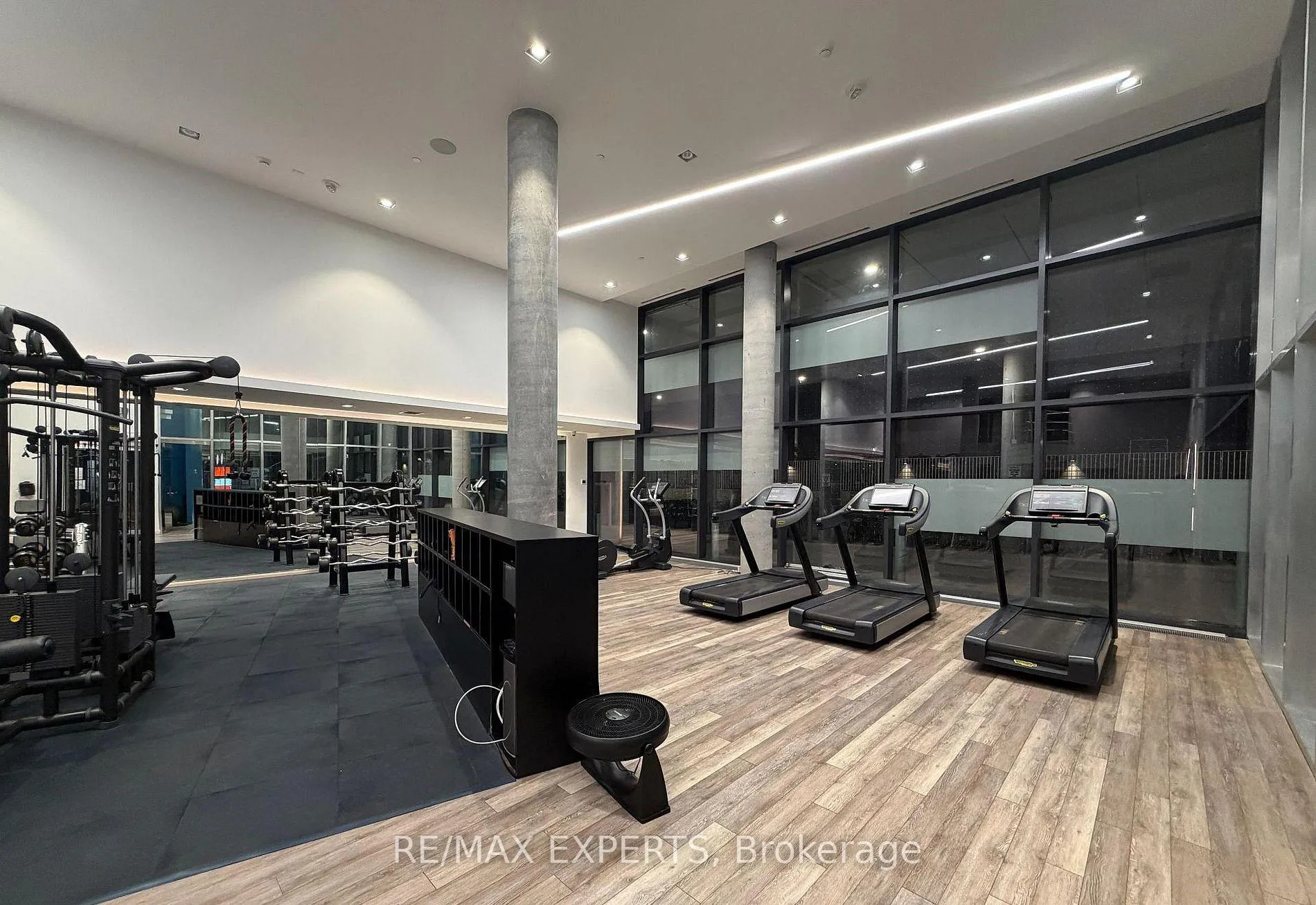 Photo 6 of Unit 530, 161 Roehampton Avenue, Toronto, Mount Pleasant West — HOMEH