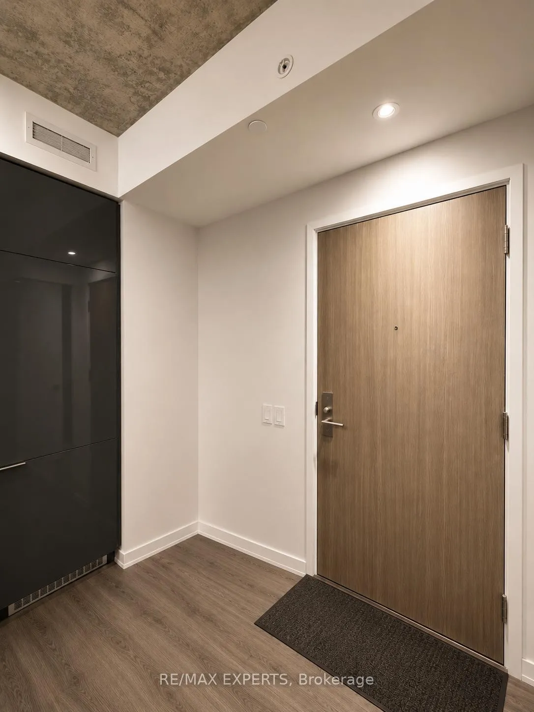 Photo 7 of Unit 530, 161 Roehampton Avenue, Toronto, Mount Pleasant West — HOMEH