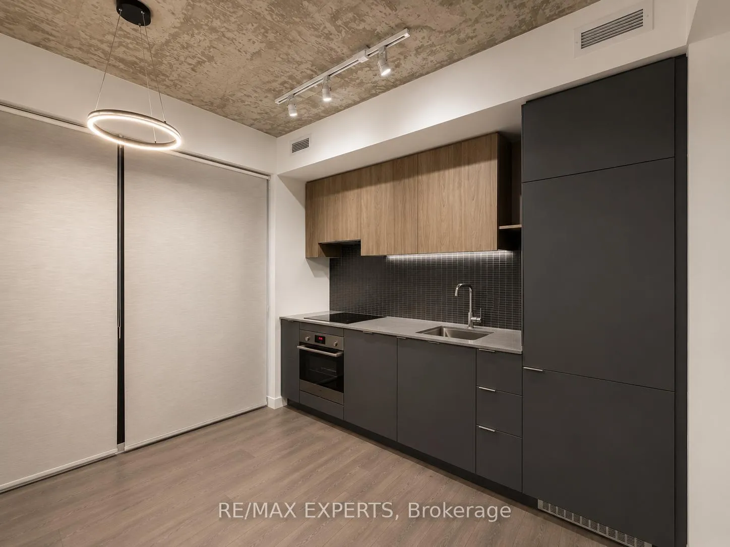 Photo 9 of Unit 530, 161 Roehampton Avenue, Toronto, Mount Pleasant West — HOMEH