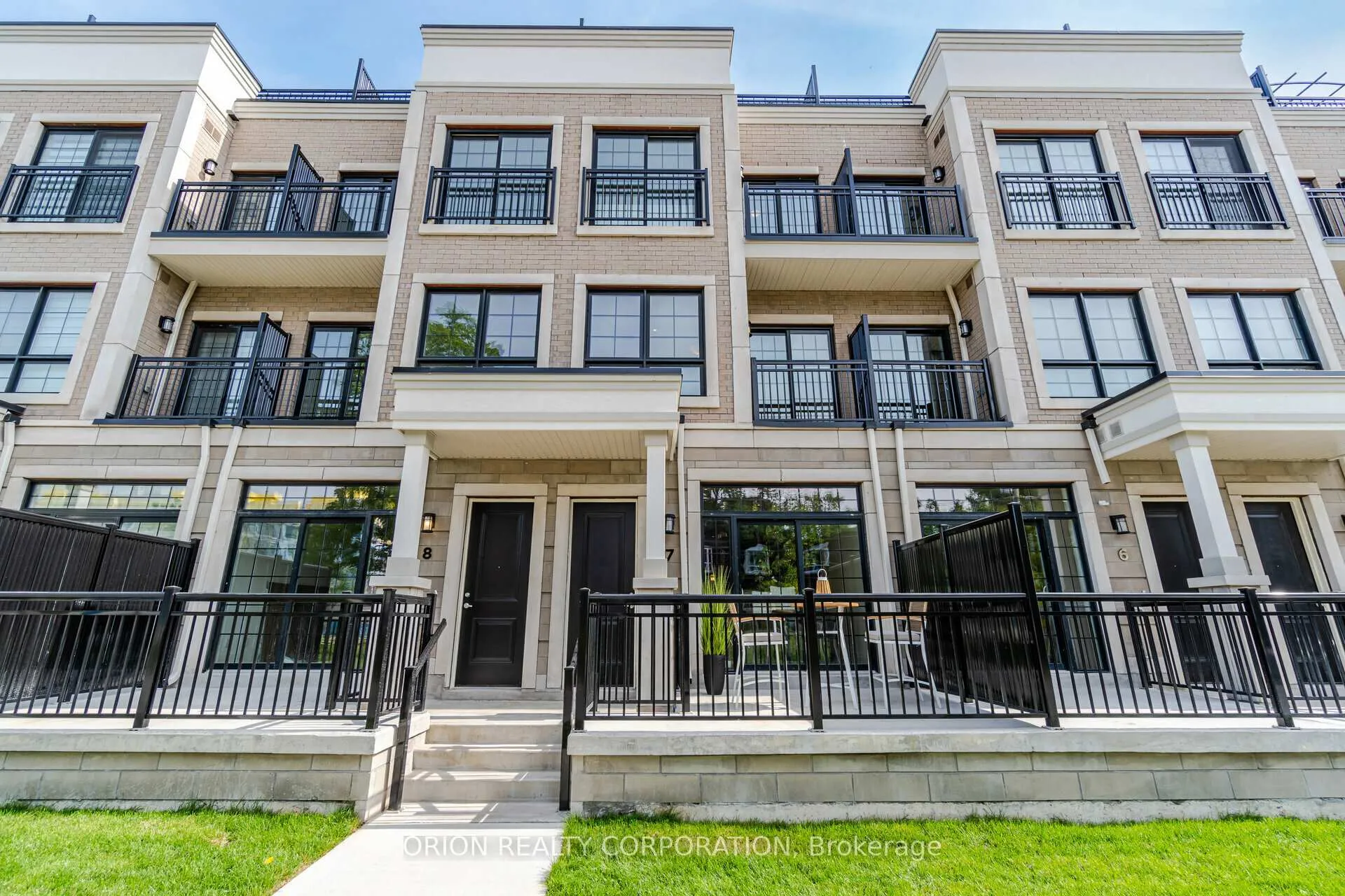 Front of Unit 7, 95 Brookfield Road