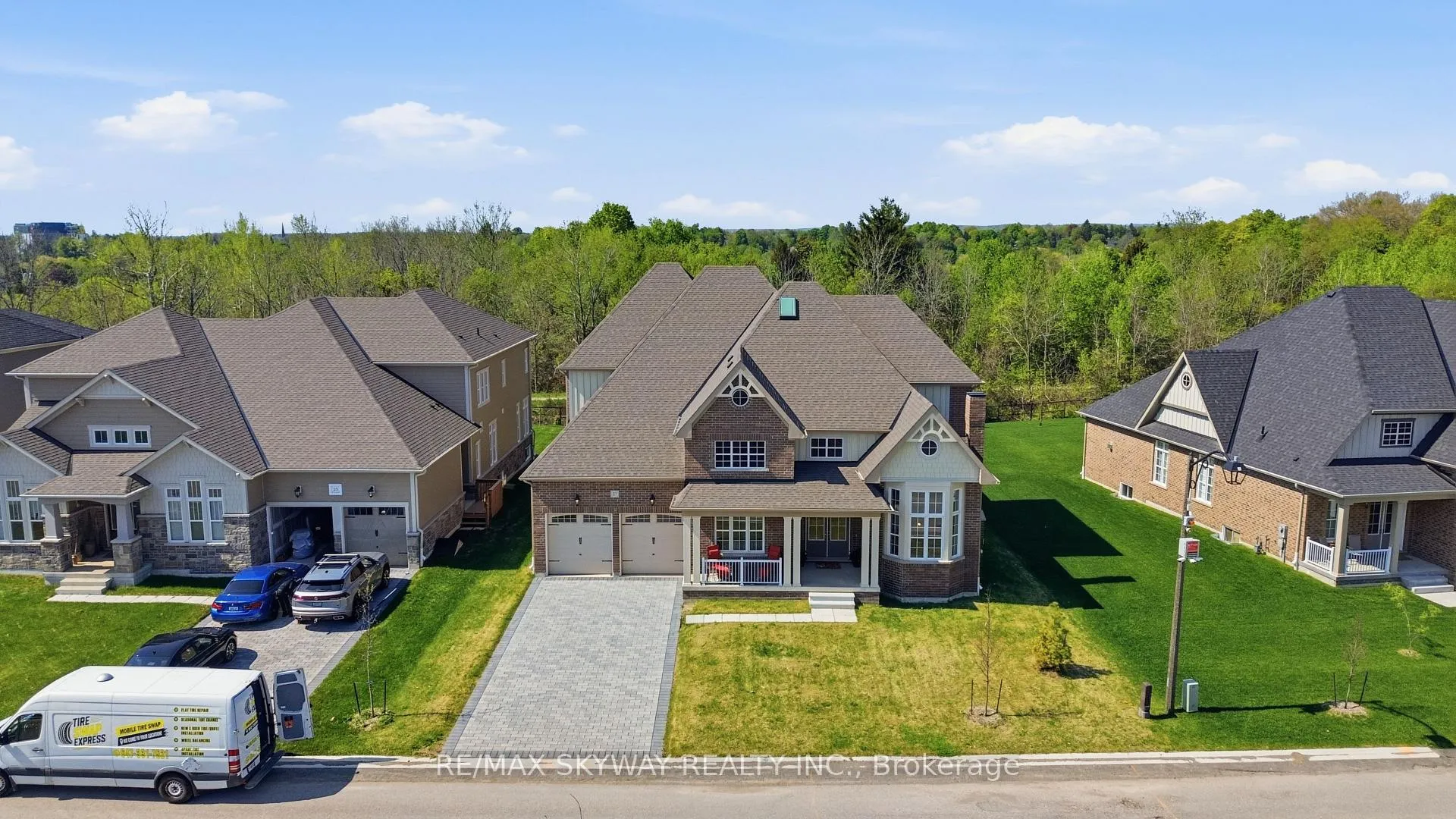 Photo 1 of 27 Gamble Street, Halton Hills, Glen Williams — HOMEH