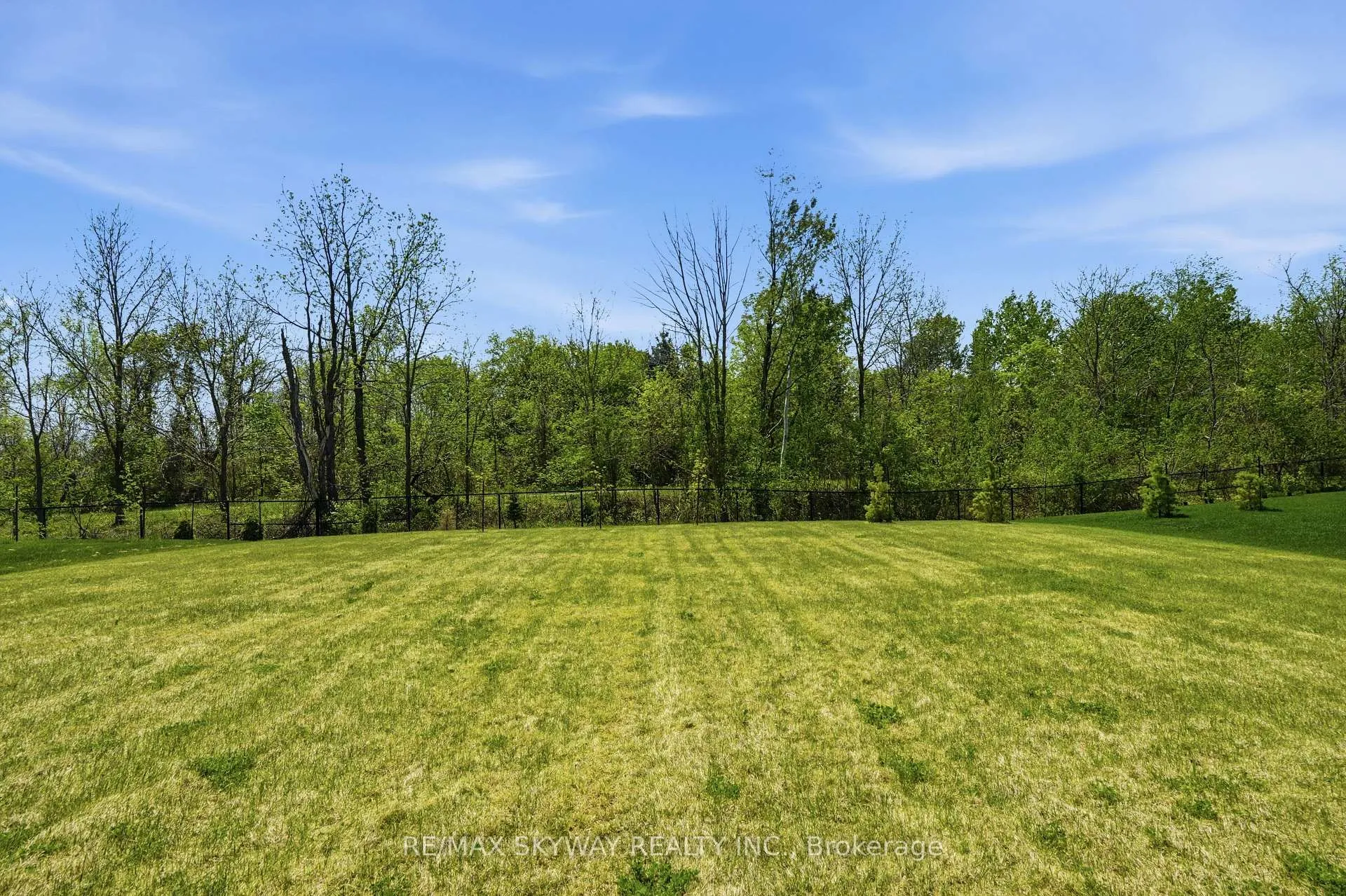 Photo 43 of 27 Gamble Street, Halton Hills, Glen Williams — HOMEH