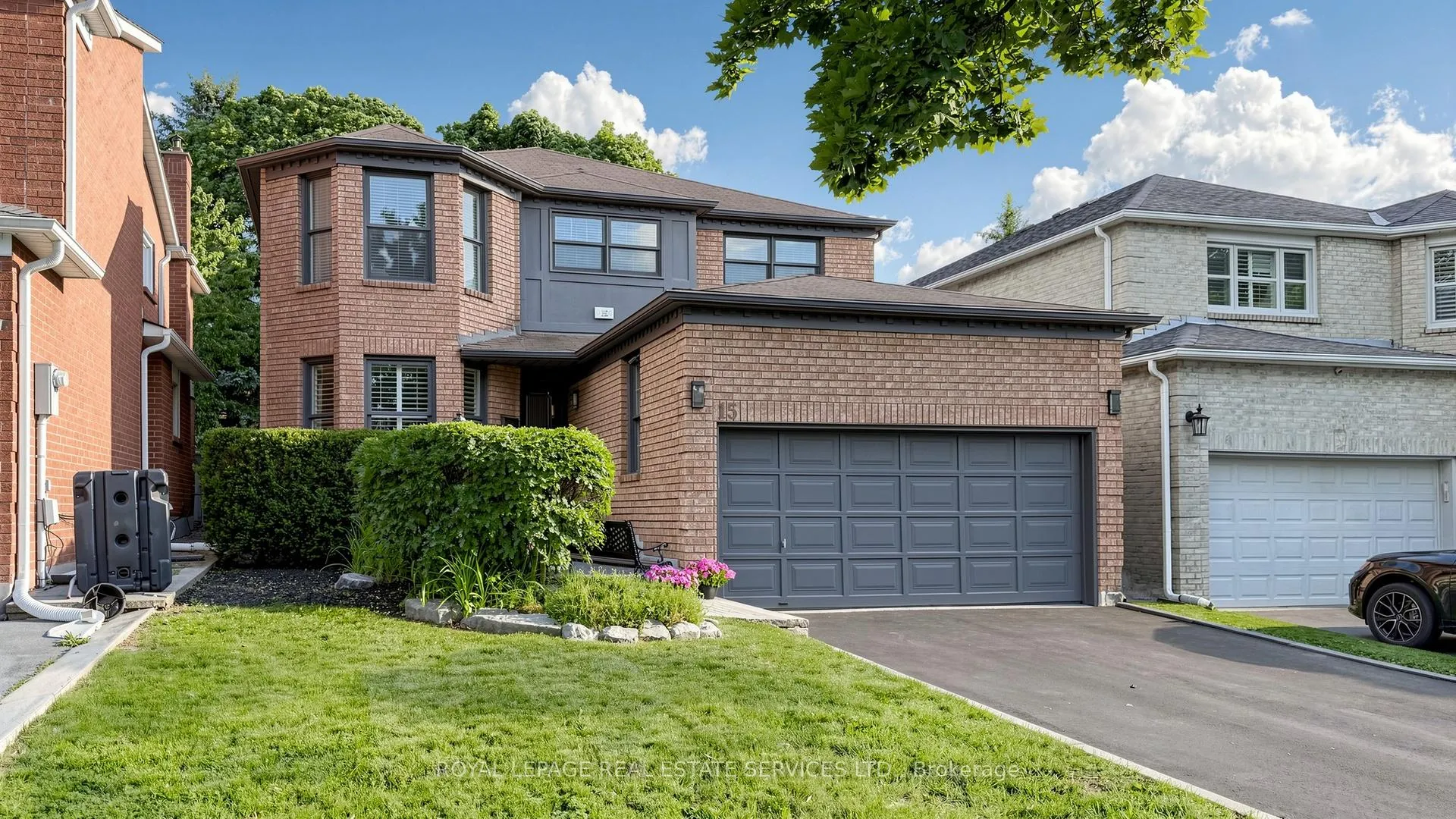 Photo 1 of 15 Maxwell Court, Vaughan, Uplands — HOMEH