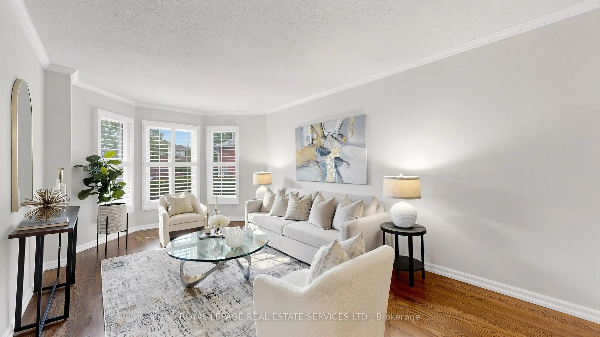 Photo 3 of 15 Maxwell Court, Vaughan, Uplands — HOMEH