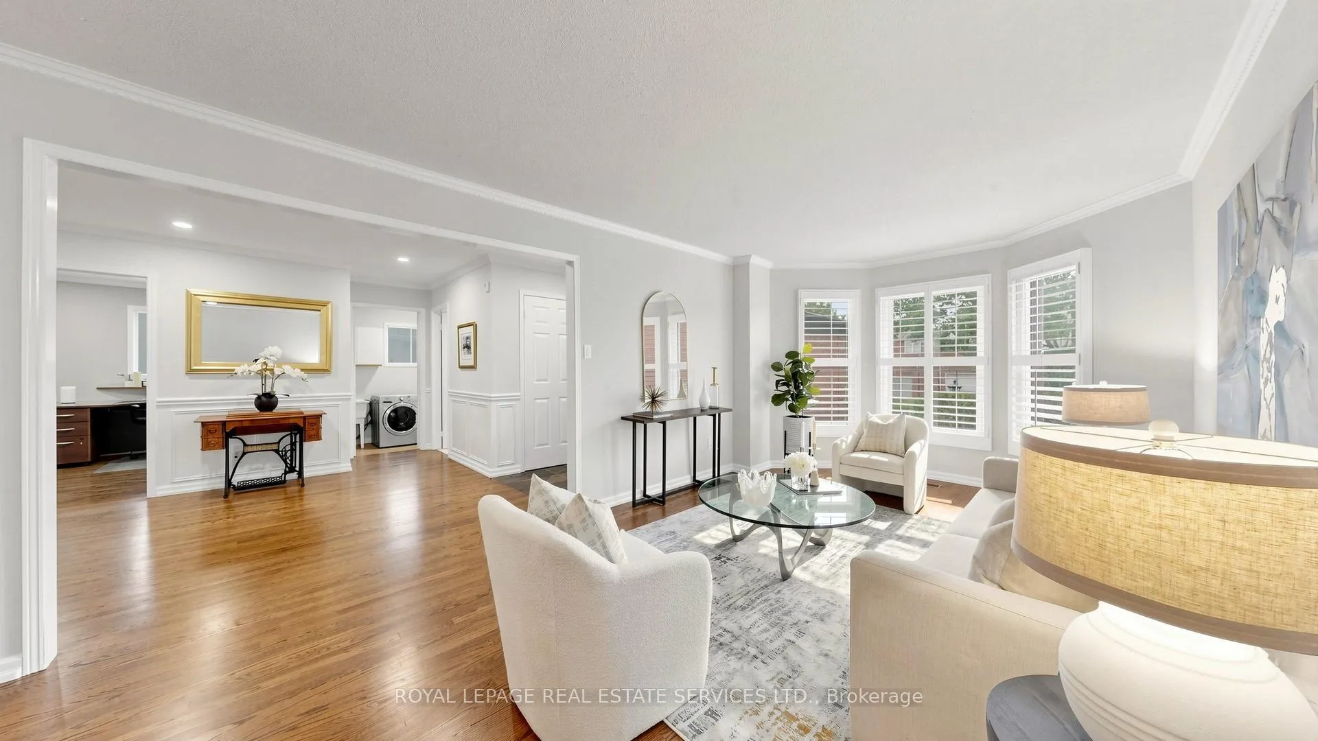 Photo 4 of 15 Maxwell Court, Vaughan, Uplands — HOMEH