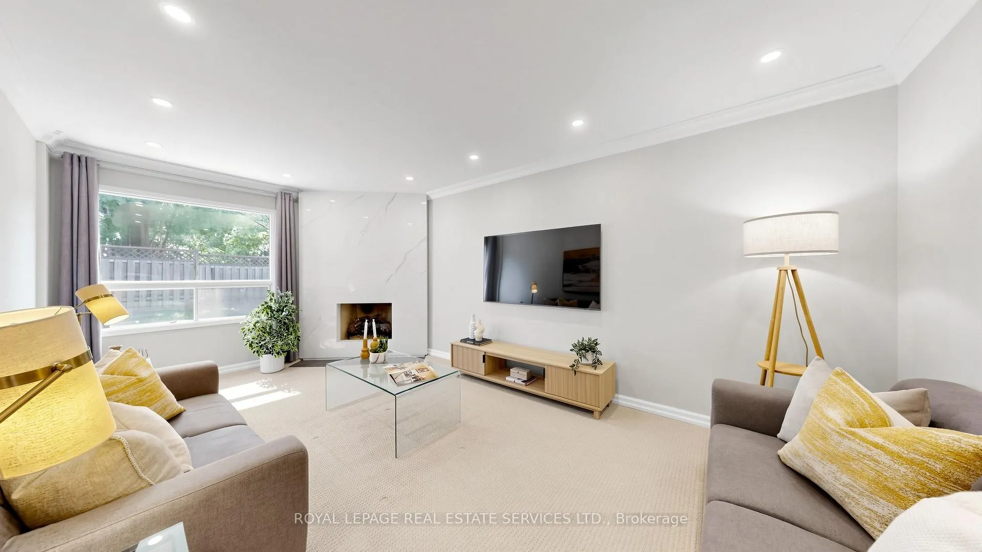 Photo 6 of 15 Maxwell Court, Vaughan, Uplands — HOMEH
