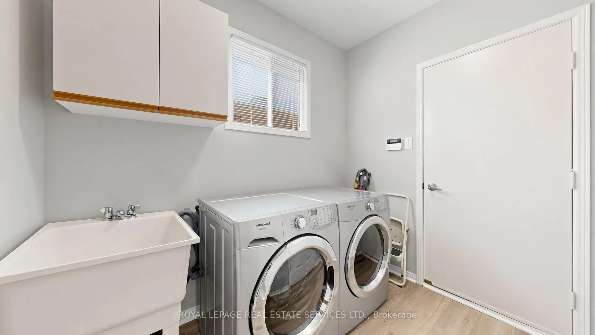 Photo 12 of 15 Maxwell Court, Vaughan, Uplands — HOMEH