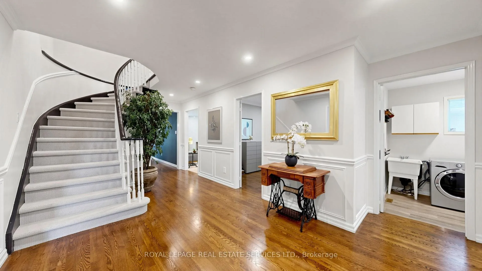 Photo 13 of 15 Maxwell Court, Vaughan, Uplands — HOMEH