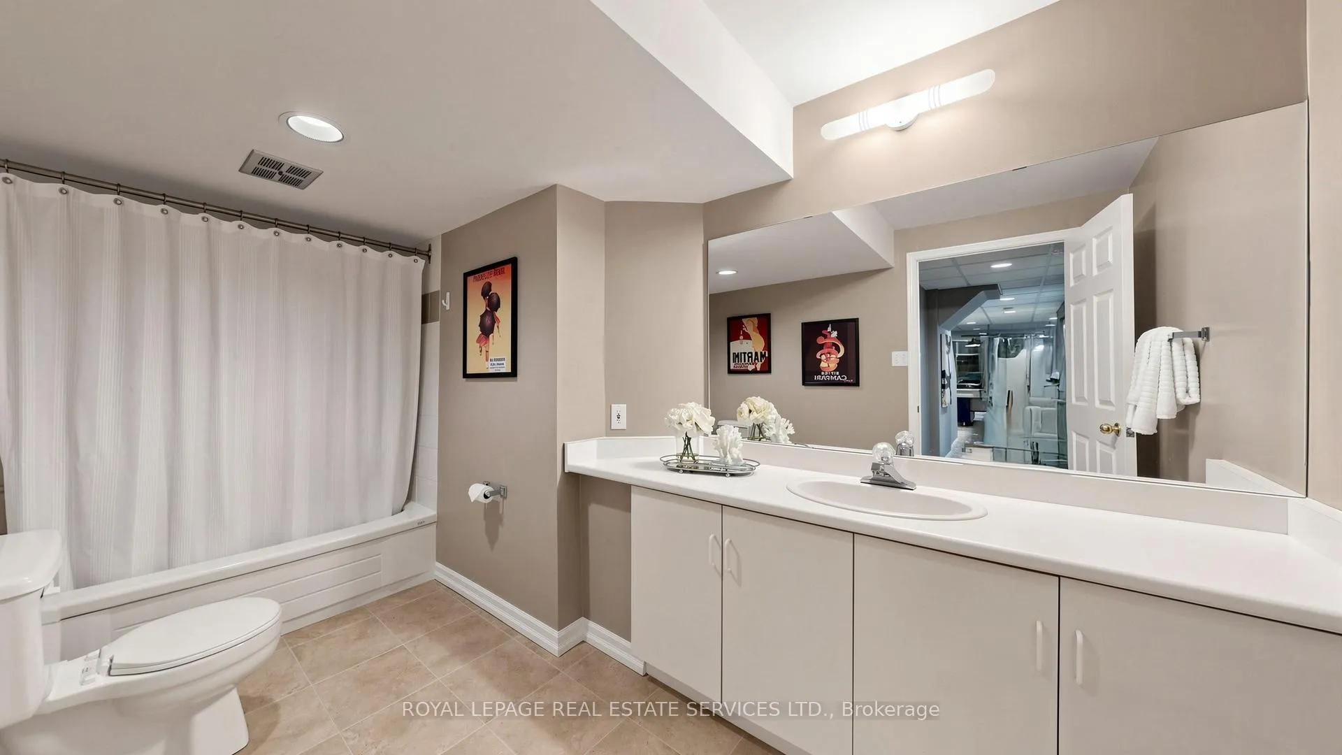 Photo 27 of 15 Maxwell Court, Vaughan, Uplands — HOMEH