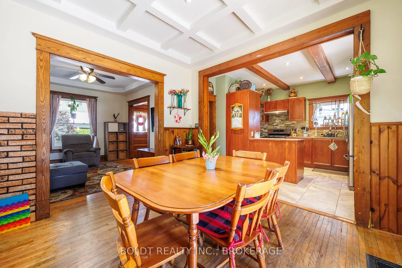 Photo 7 of 5285 Third Avenue, Niagara Falls, Cherrywood — HOMEH