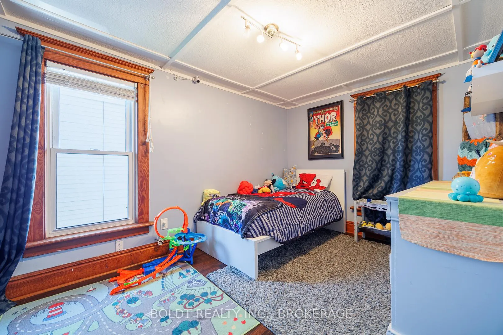 Photo 11 of 5285 Third Avenue, Niagara Falls, Cherrywood — HOMEH