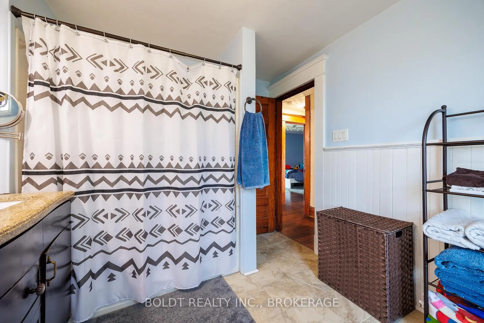 Photo 16 of 5285 Third Avenue, Niagara Falls, Cherrywood — HOMEH