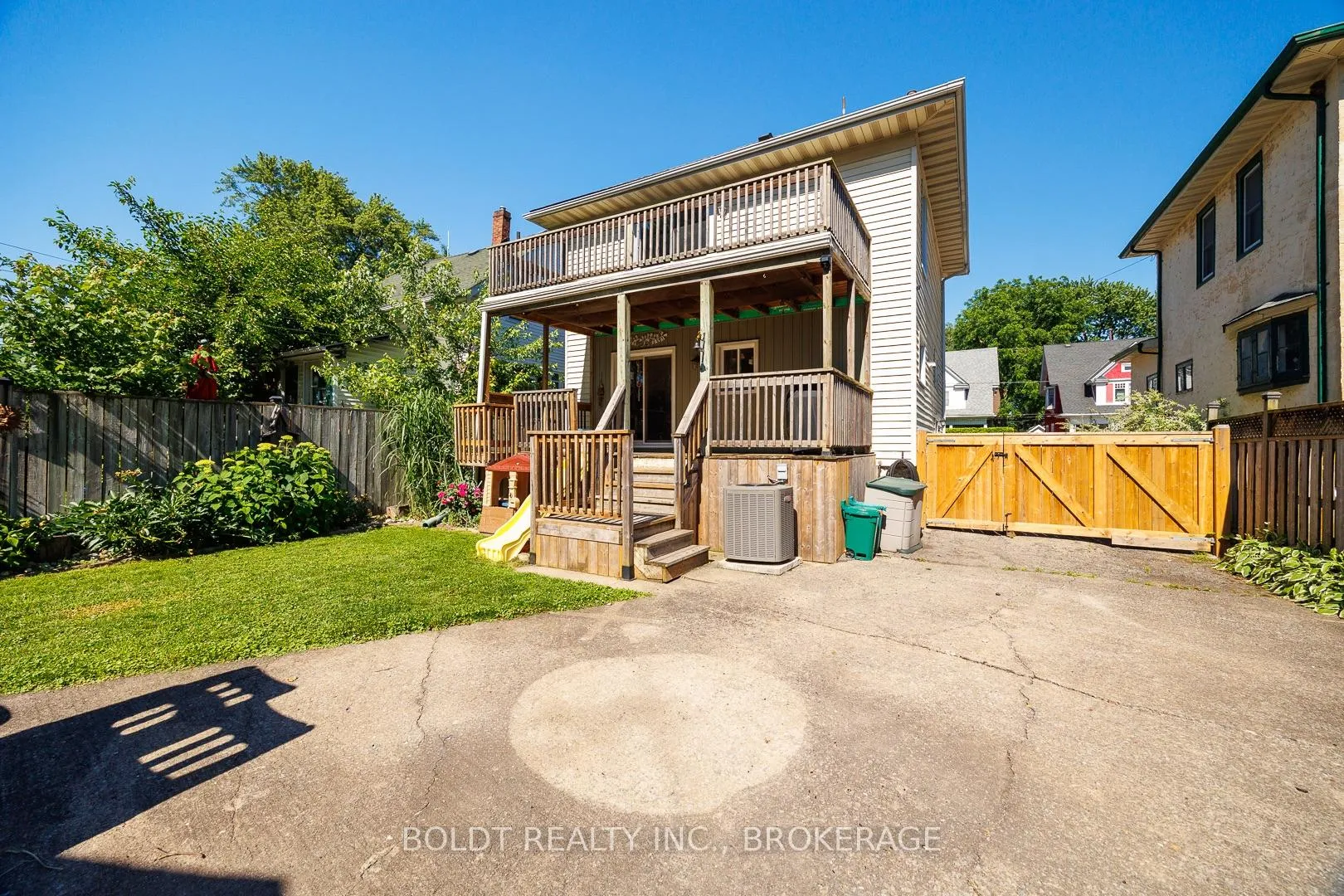 Photo 26 of 5285 Third Avenue, Niagara Falls, Cherrywood — HOMEH