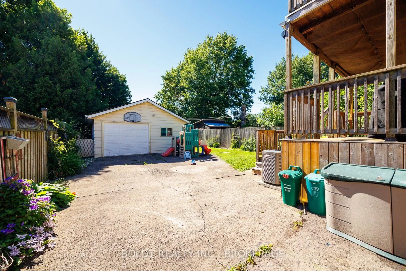 Photo 28 of 5285 Third Avenue, Niagara Falls, Cherrywood — HOMEH